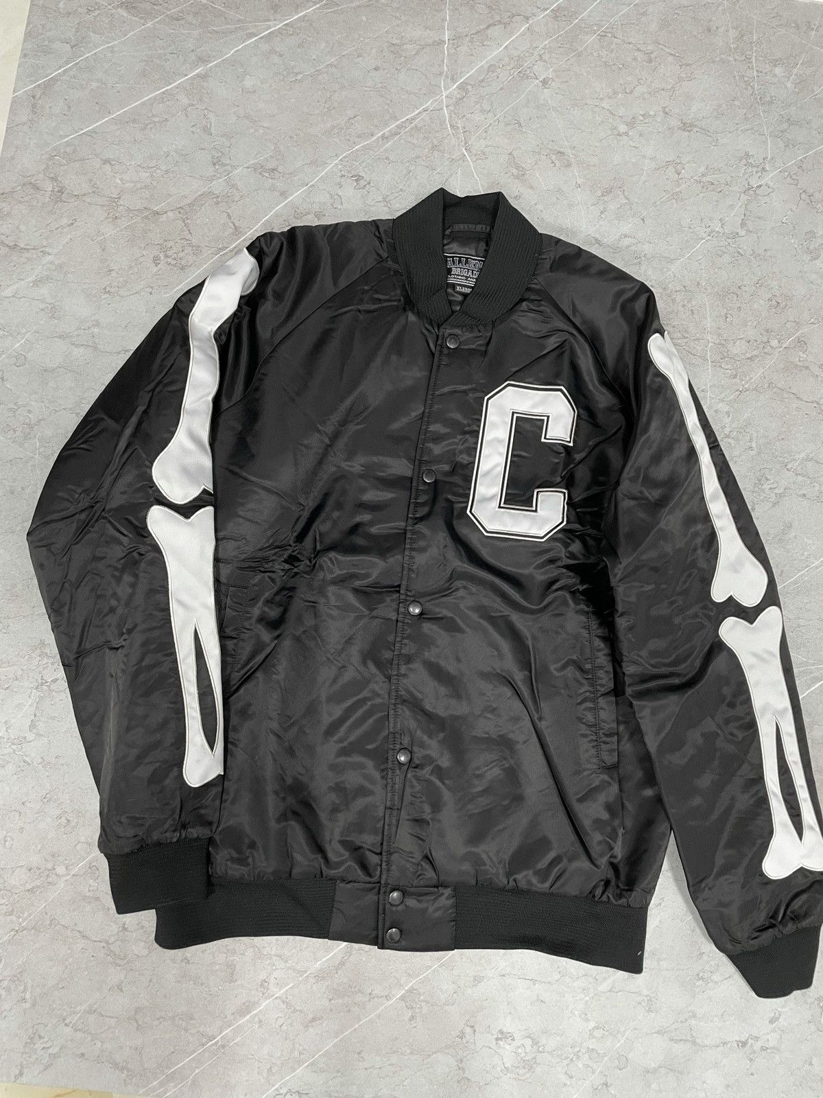 CHALLENGER Challenger Japan Black Nylon Bone Bomber Jacket XL Size US XL / EU 56 / 4 - 1 Thumbnail