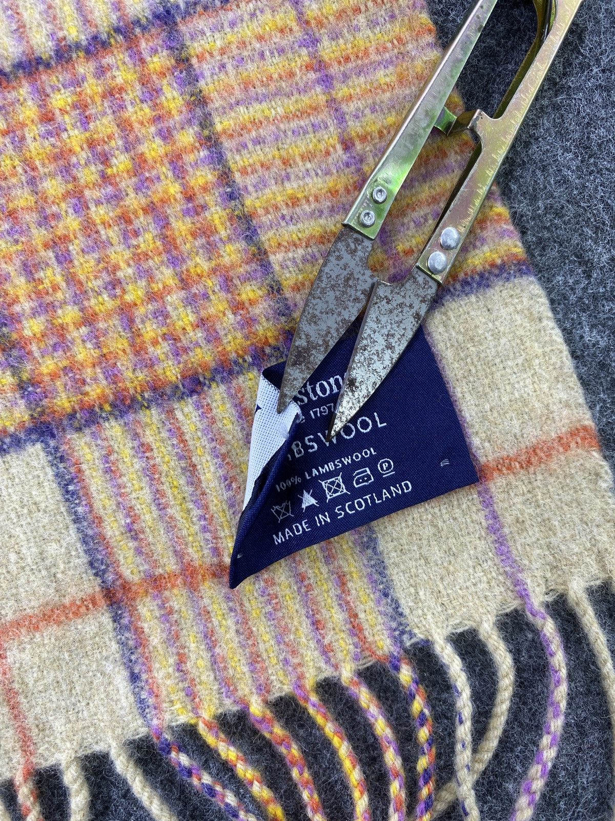 Johnstons Of Elgin JOHNSTONS OF ELGIN Scarf / Muffler / Neckwear -T199 Size ONE SIZE - 5 Thumbnail
