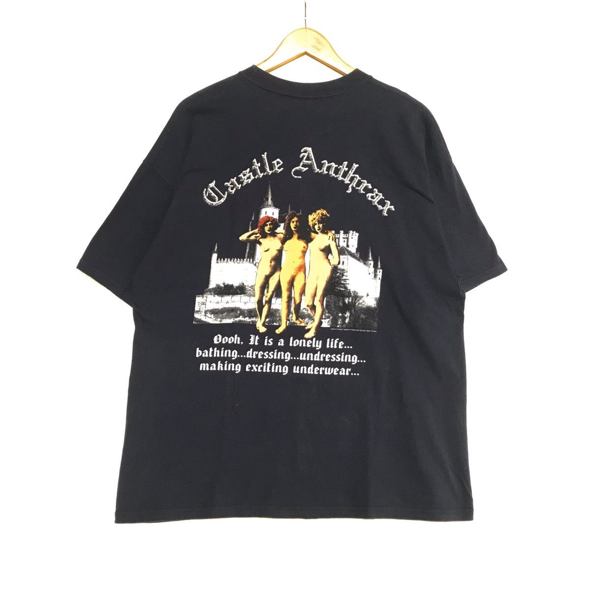 Vintage Vintage Monty Python & The Holy Grail- Castle anthrax Size US XL / EU 56 / 4 - 1 Thumbnail