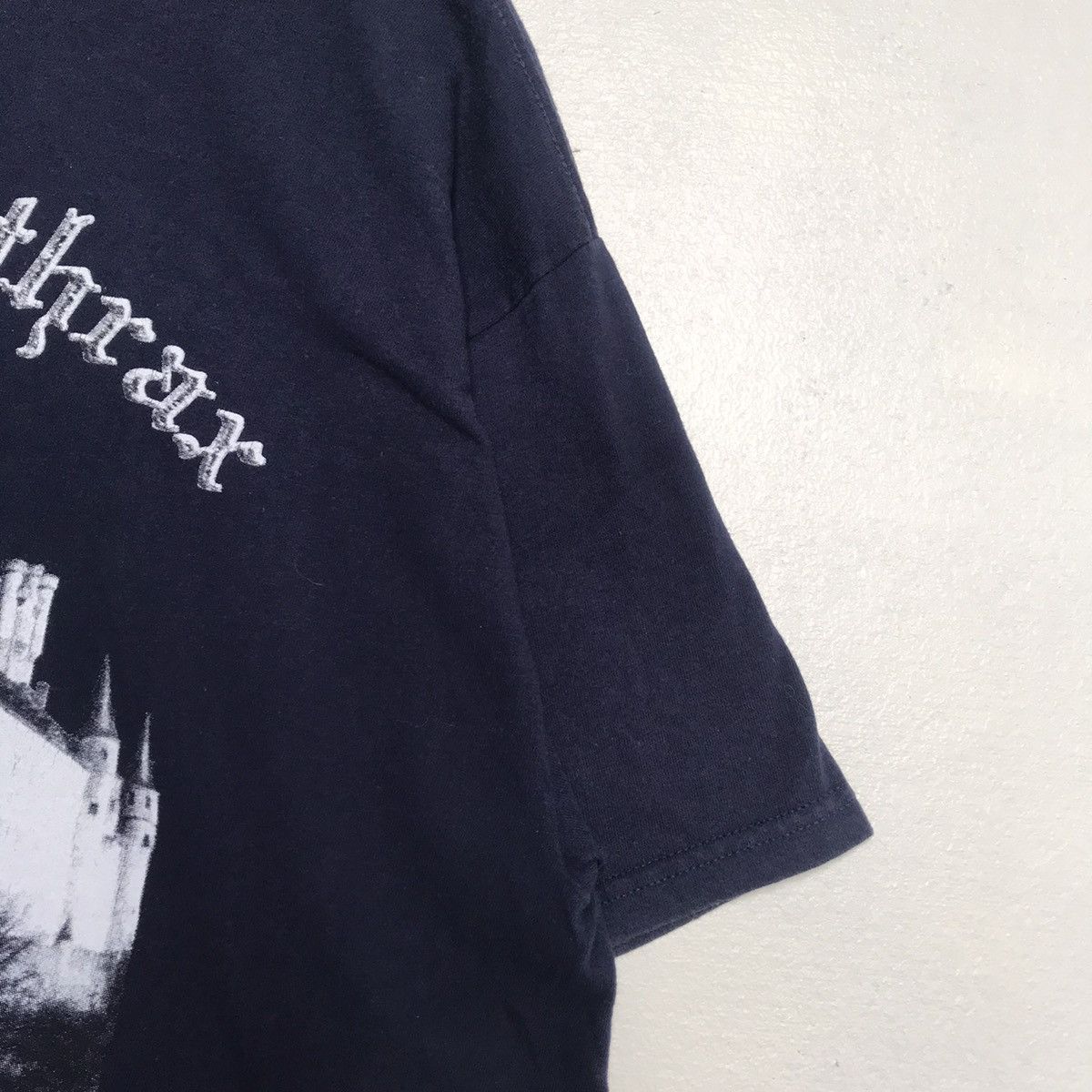 Vintage Vintage Monty Python & The Holy Grail- Castle anthrax Size US XL / EU 56 / 4 - 5 Thumbnail