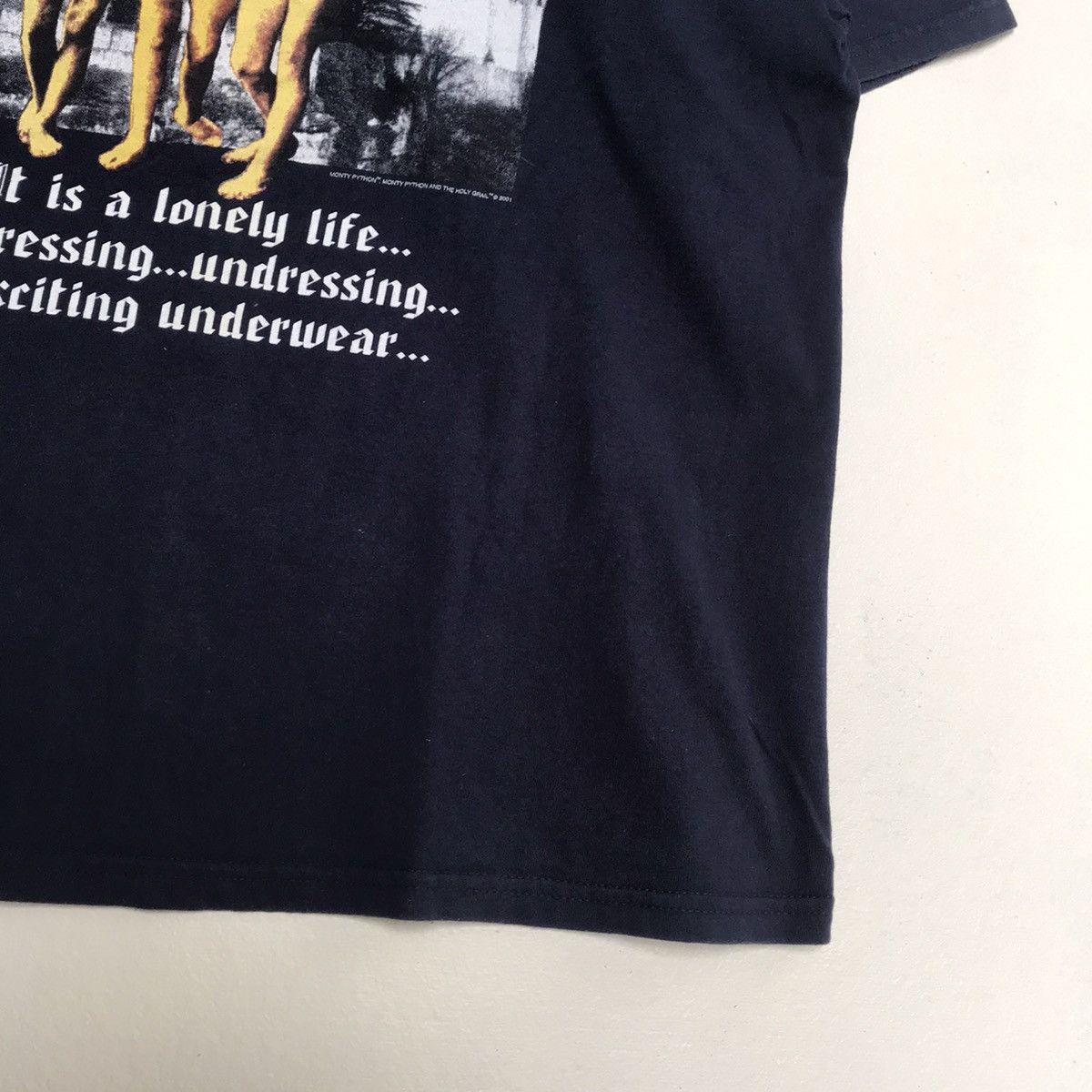 Vintage Vintage Monty Python & The Holy Grail- Castle anthrax Size US XL / EU 56 / 4 - 6 Thumbnail