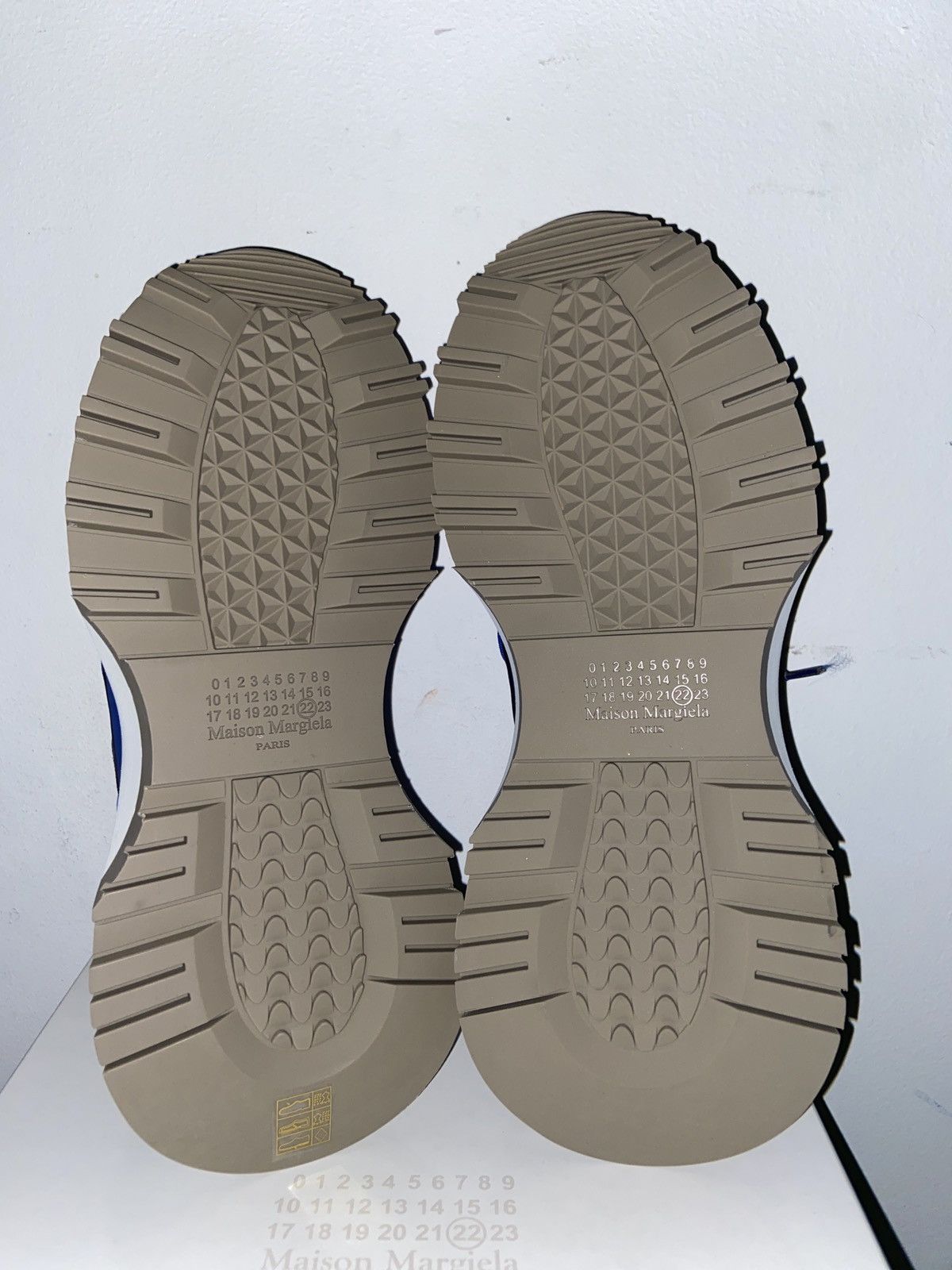 Maison Margiela Maison Margiela SSENSE exclusive 50/50 sneaker Size US 9 / EU 42 - 7 Thumbnail
