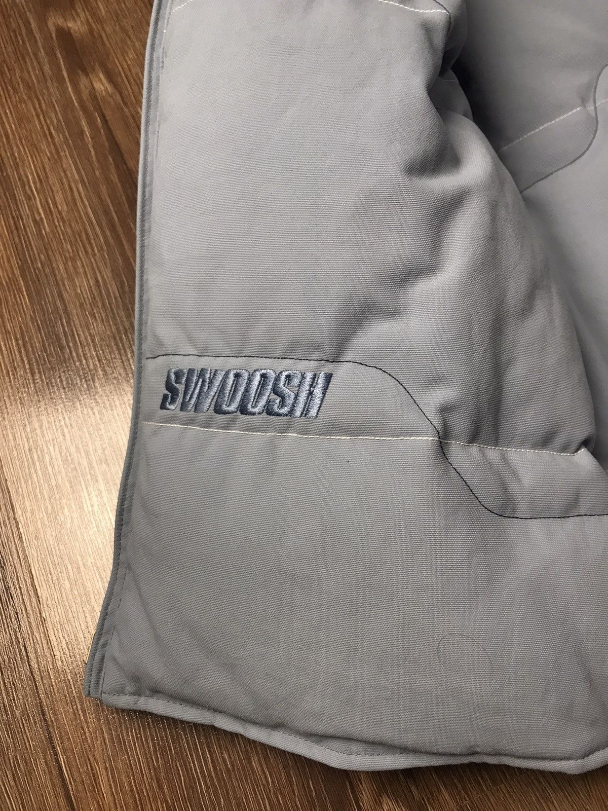 Nike × Vintage Nike Vintage Puffer Swoosh Y2K Vest Double Sided Size US M / EU 48-50 / 2 - 8 Thumbnail