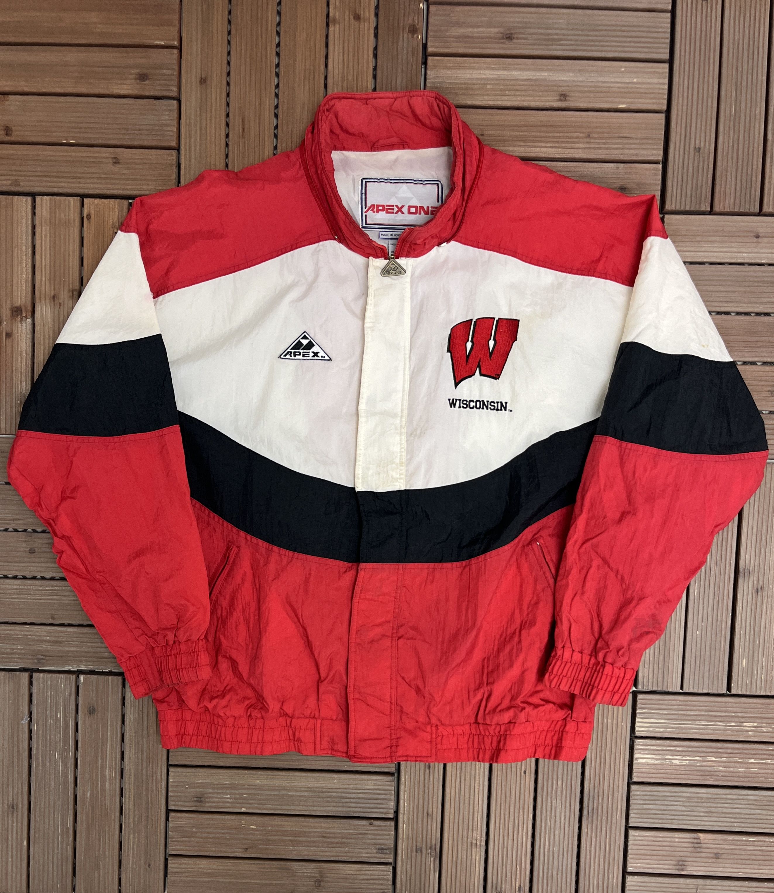 Vintage wisconsin on sale Badgers Jacket 90’s apex rare red white