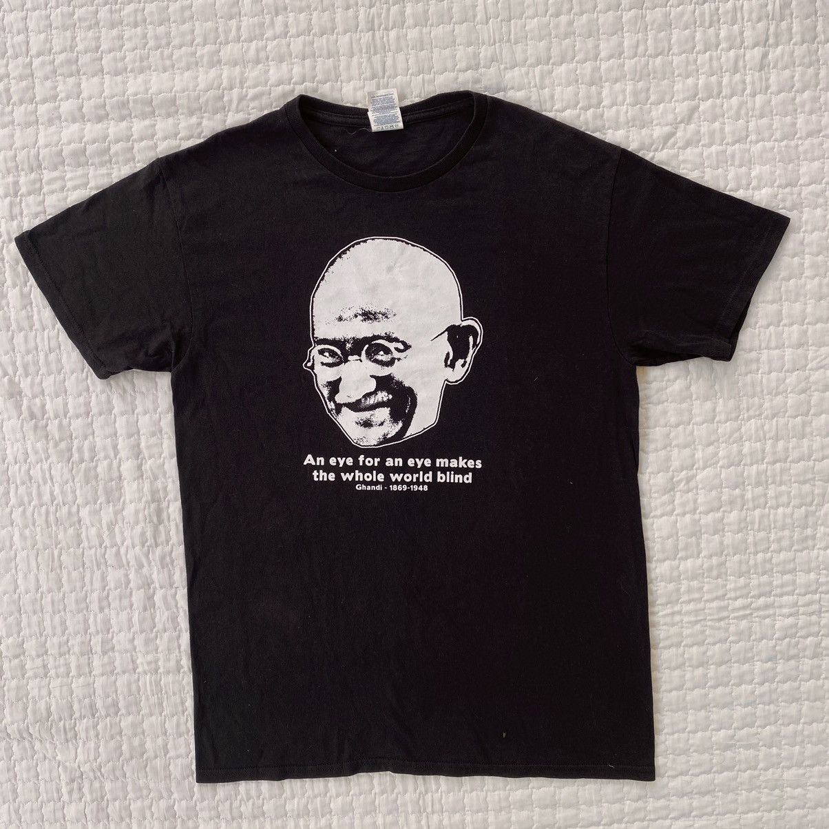 Other Vintage Y2K Mahatma Gandhi Tee Size US M / EU 48-50 / 2 - 1 Thumbnail