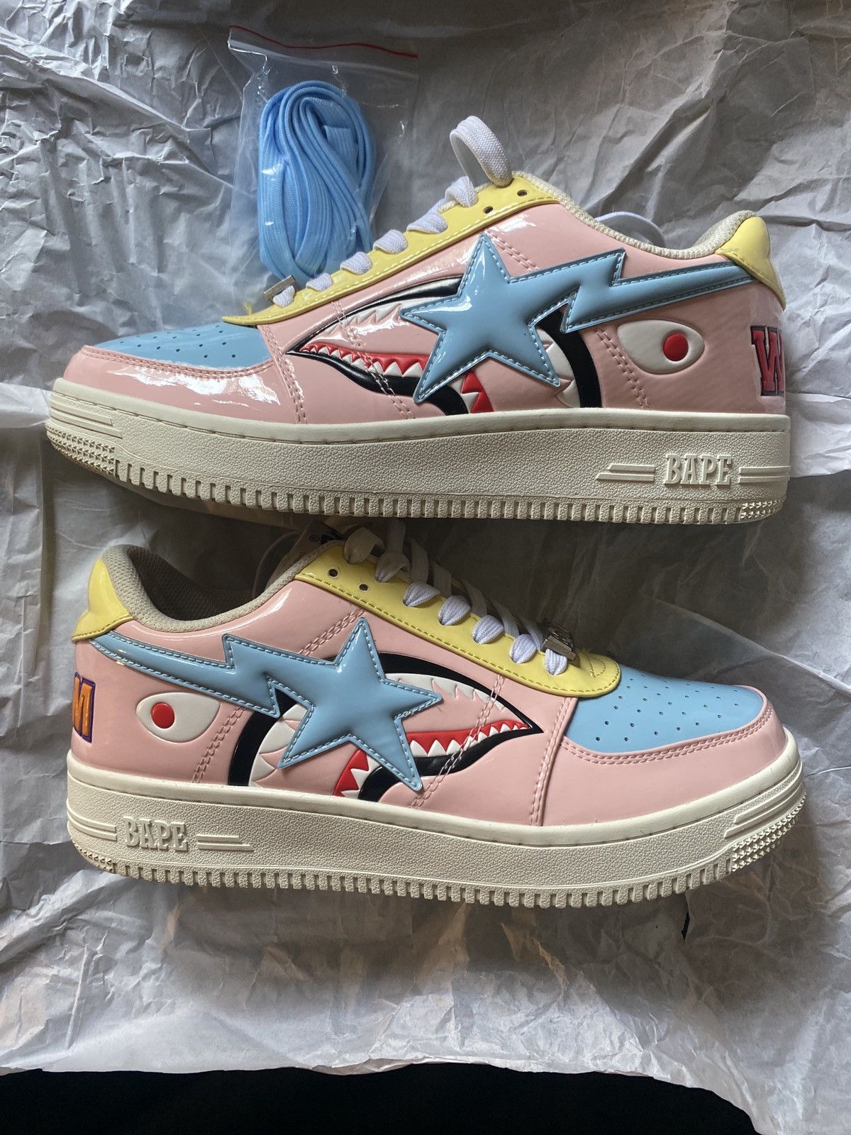 Shark Bapesta 20th anniversary “patent pink”
