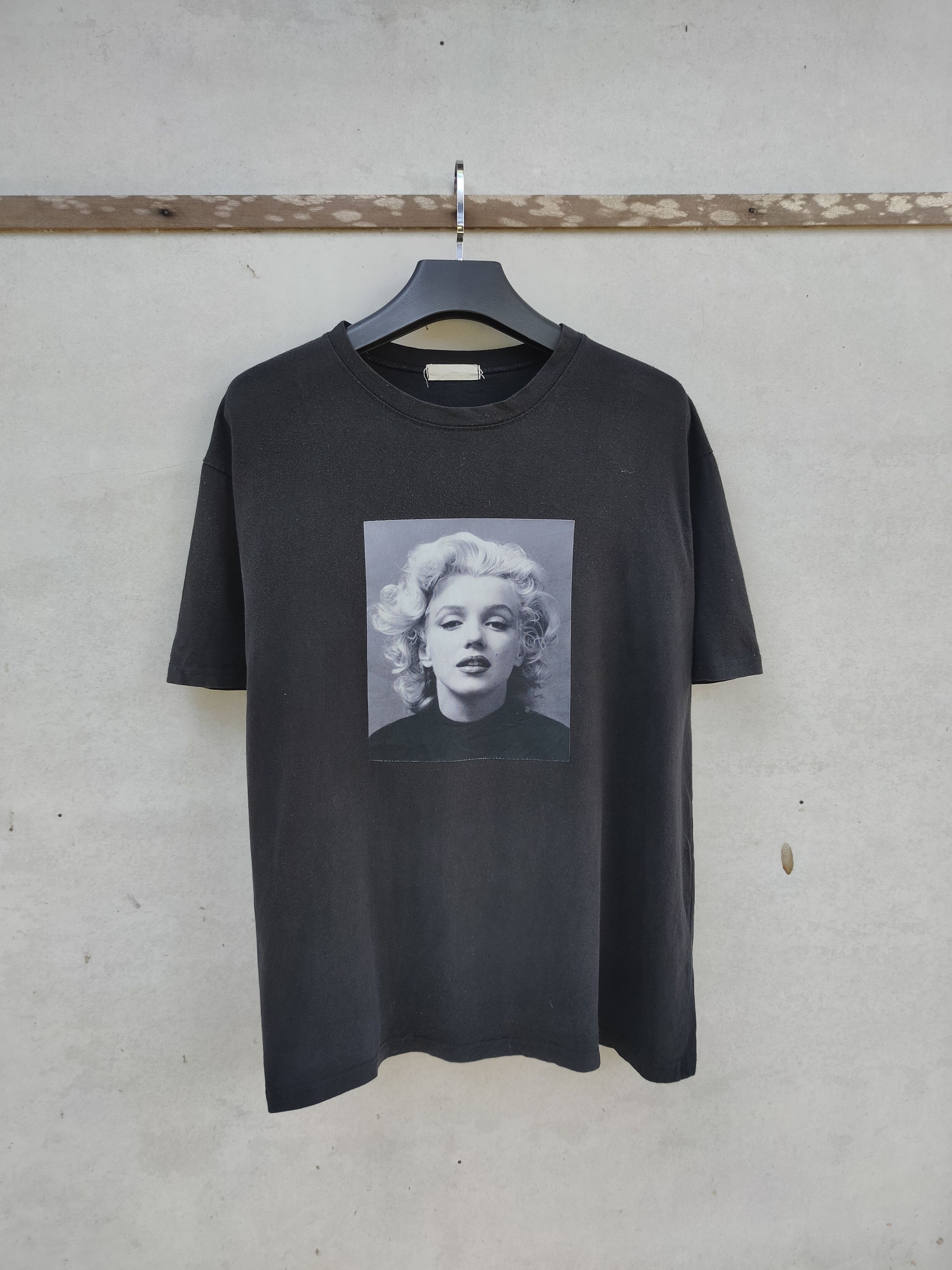 Japanese Brand Rare🔥Marilyn Monroe " Famous American " Oversized Photo Tee Size US XL / EU 56 / 4 - 1 Thumbnail