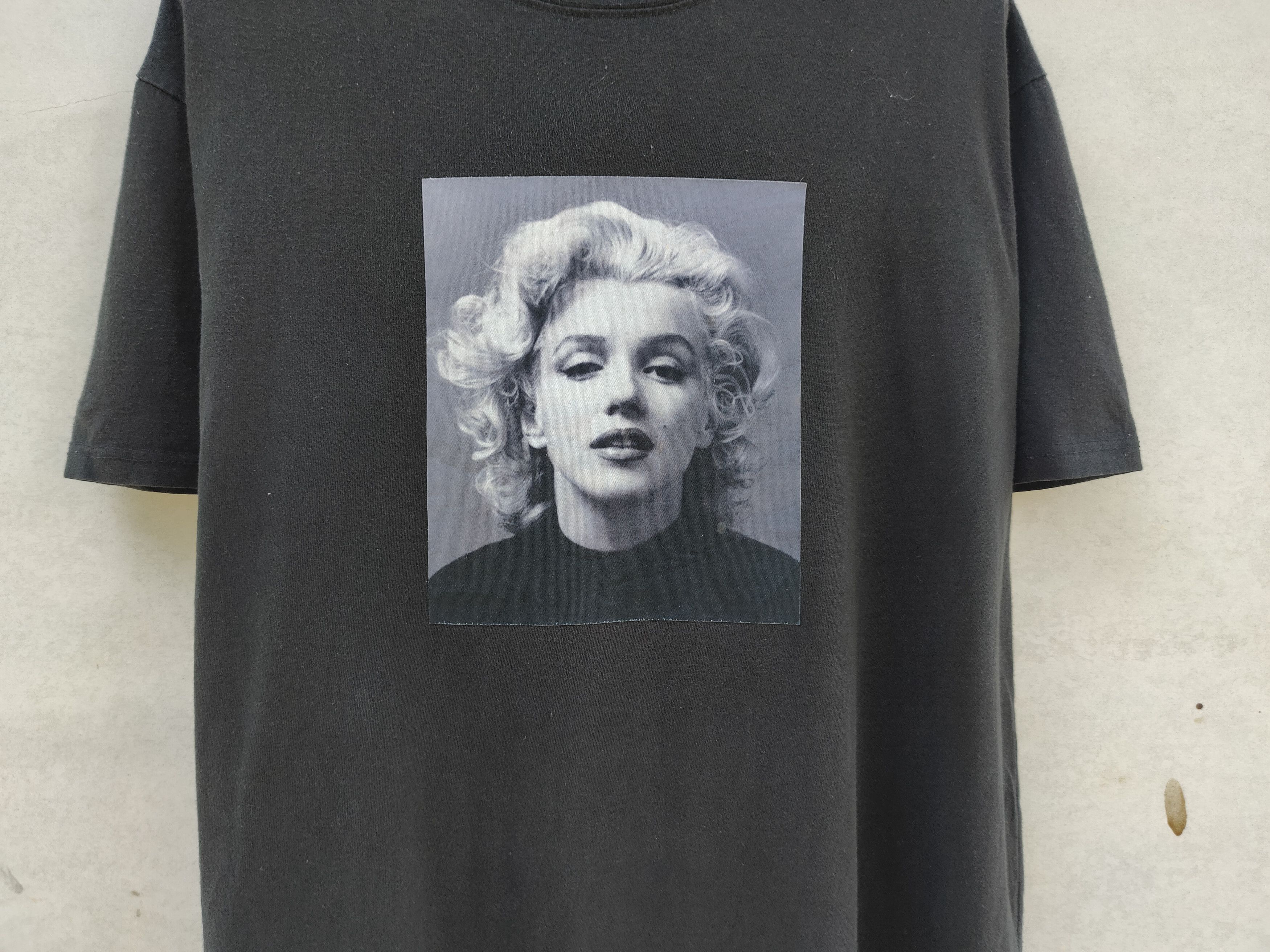 Japanese Brand Rare🔥Marilyn Monroe " Famous American " Oversized Photo Tee Size US XL / EU 56 / 4 - 5 Thumbnail