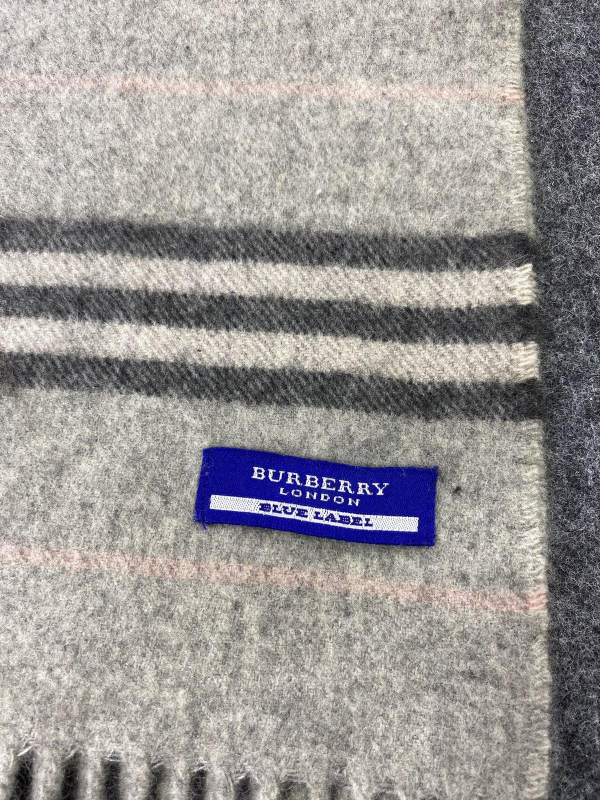 Burberry Vintage BURBERRY LONDON BLUE LABEL Scarf/Muffler -T202 Size ONE SIZE - 7 Thumbnail