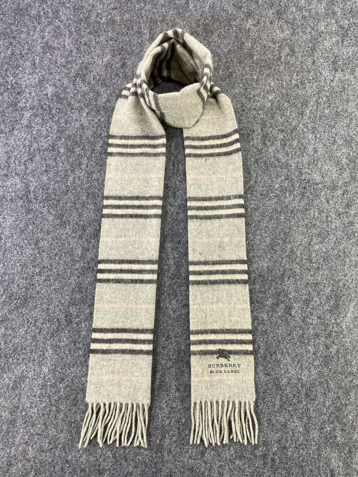 Burberry Vintage BURBERRY LONDON BLUE LABEL Scarf/Muffler -T202 Size ONE SIZE - 1 Thumbnail