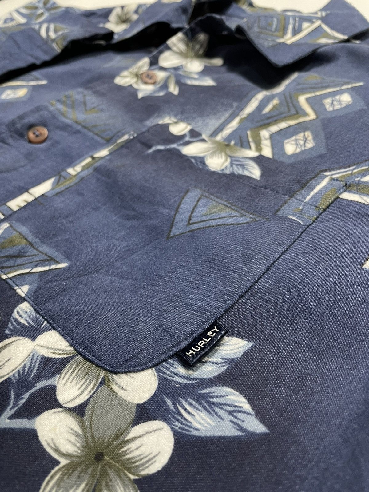 Hurley × Vintage Vintage 90s Hurley USA made Hawaii shirt rare summer Size US L / EU 52-54 / 3 - 4 Thumbnail