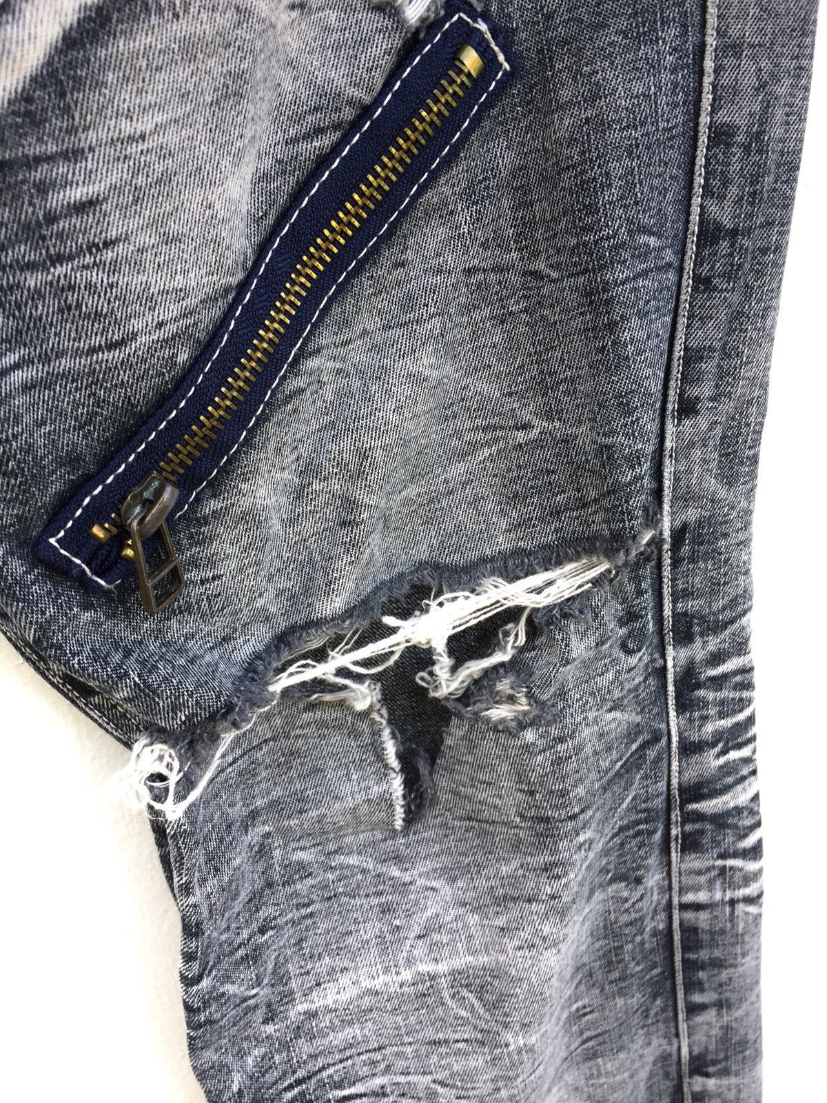 Japanese Brand Japanese Brand Lowbox Distressed Jeans Number Nine Style Size US 29 - 9 Thumbnail