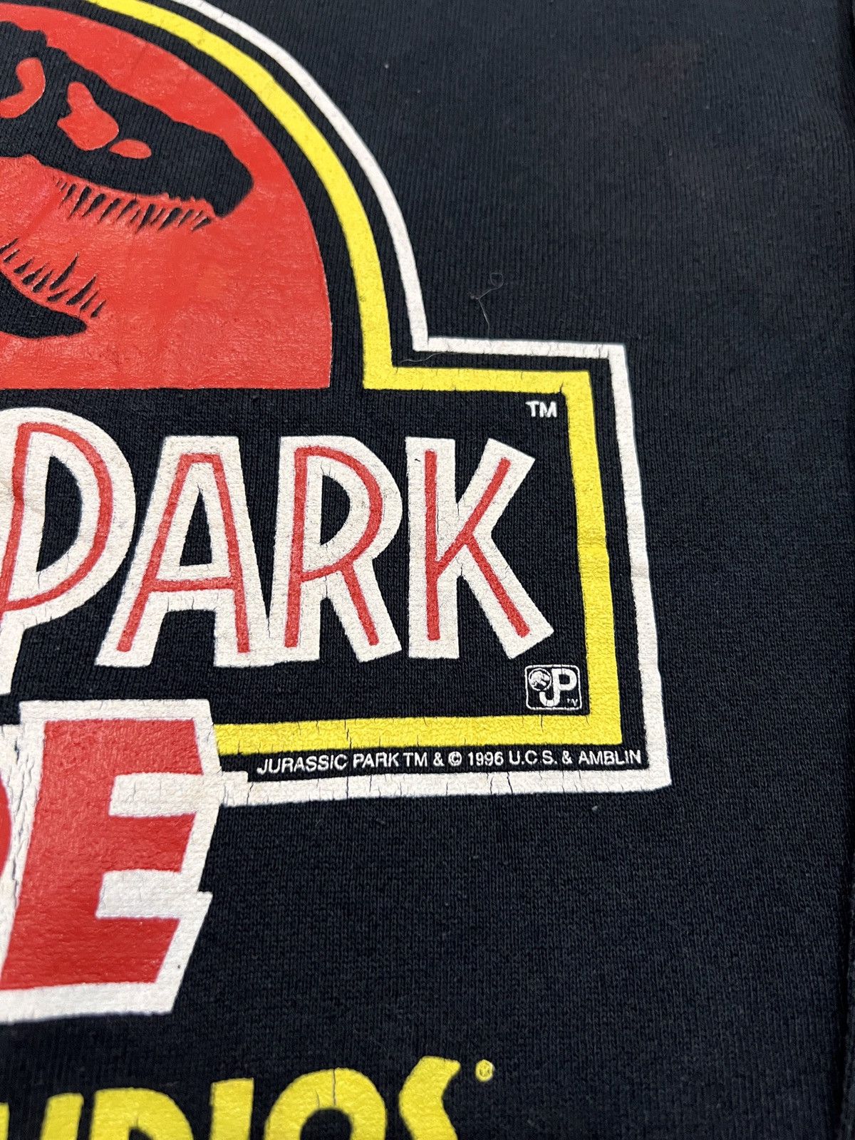 Vintage Vintage 96 Jurassic Park Sun Faded Movie Sweater Size US S / EU 44-46 / 1 - 9 Thumbnail