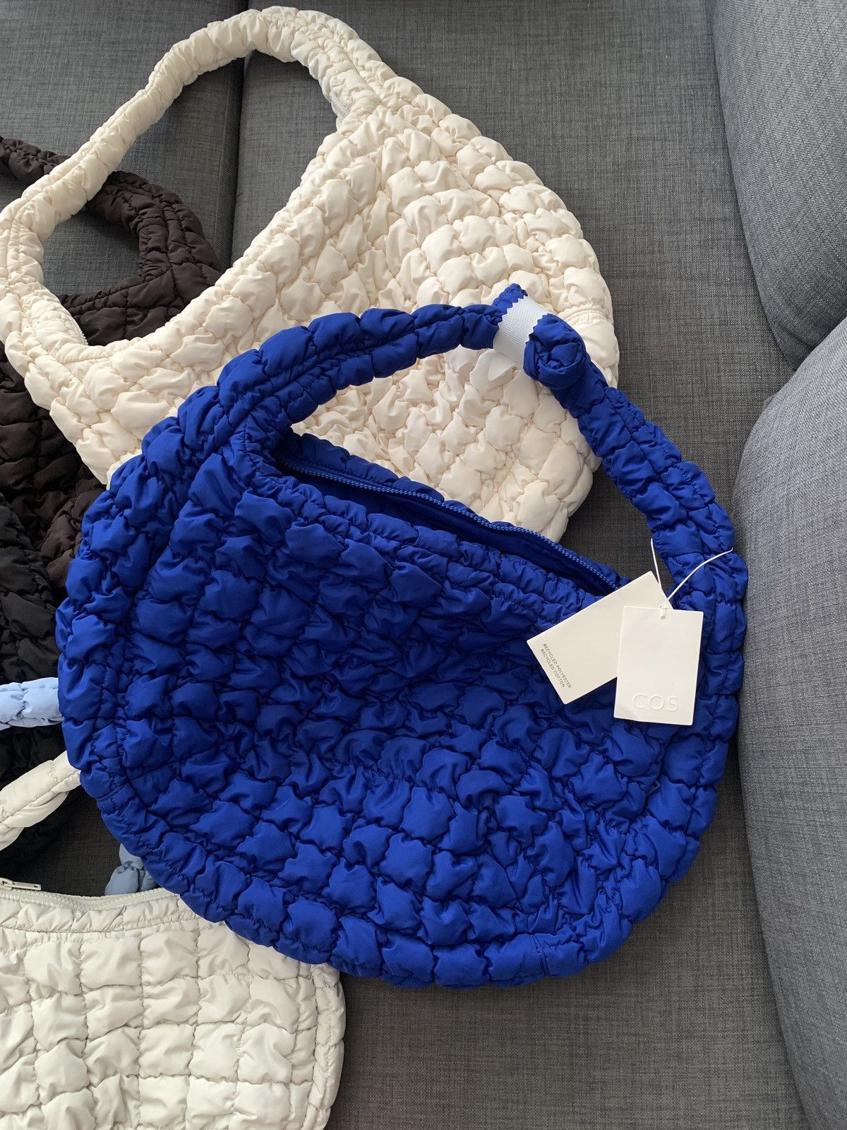 ★送料・関税込★COS★COS Quilted Oversized Shoulder Bag Blue OVERSIZED QUILTED CROSSBODY BAG