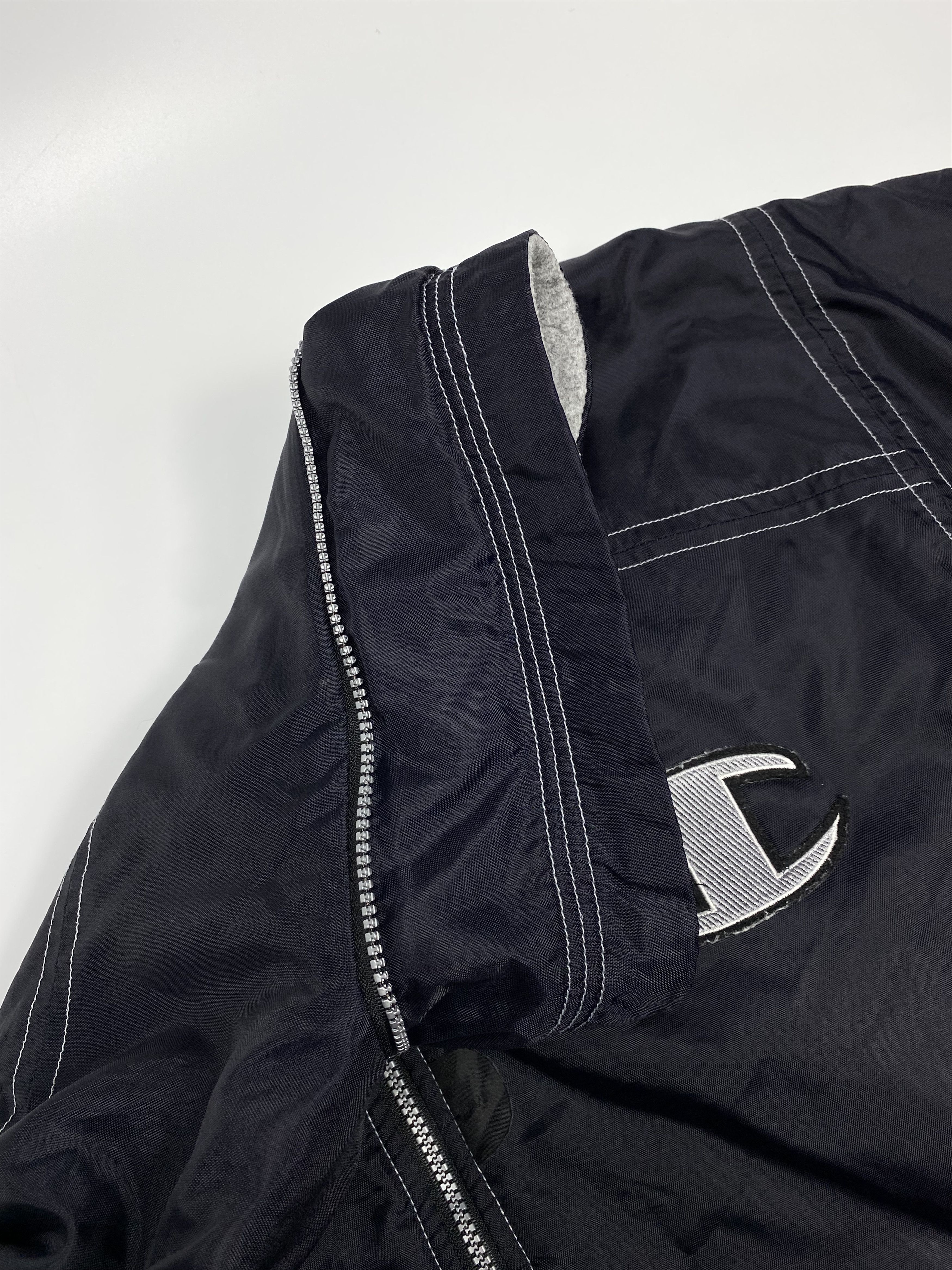 Champion × Vintage Champion USA 90s Vintage Padded Nylon Windbreaker Jacket Size US L / EU 52-54 / 3 - 8 Thumbnail