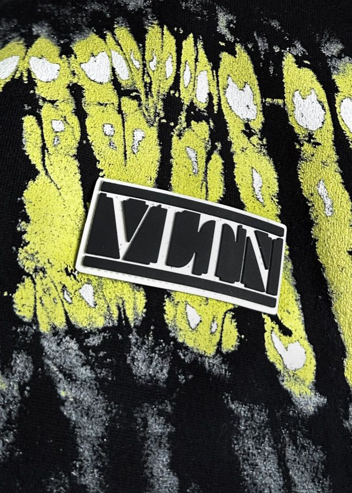 Valentino Valentino Black VLTN Pop Skin Print Sweatshirt Size US M / EU 48-50 / 2 - 3 Thumbnail