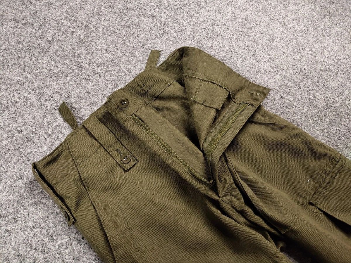 Vintage Vintage 90's British Army Lightweight Trousers Cargo Pants Size US 32 / EU 48 - 12 Thumbnail