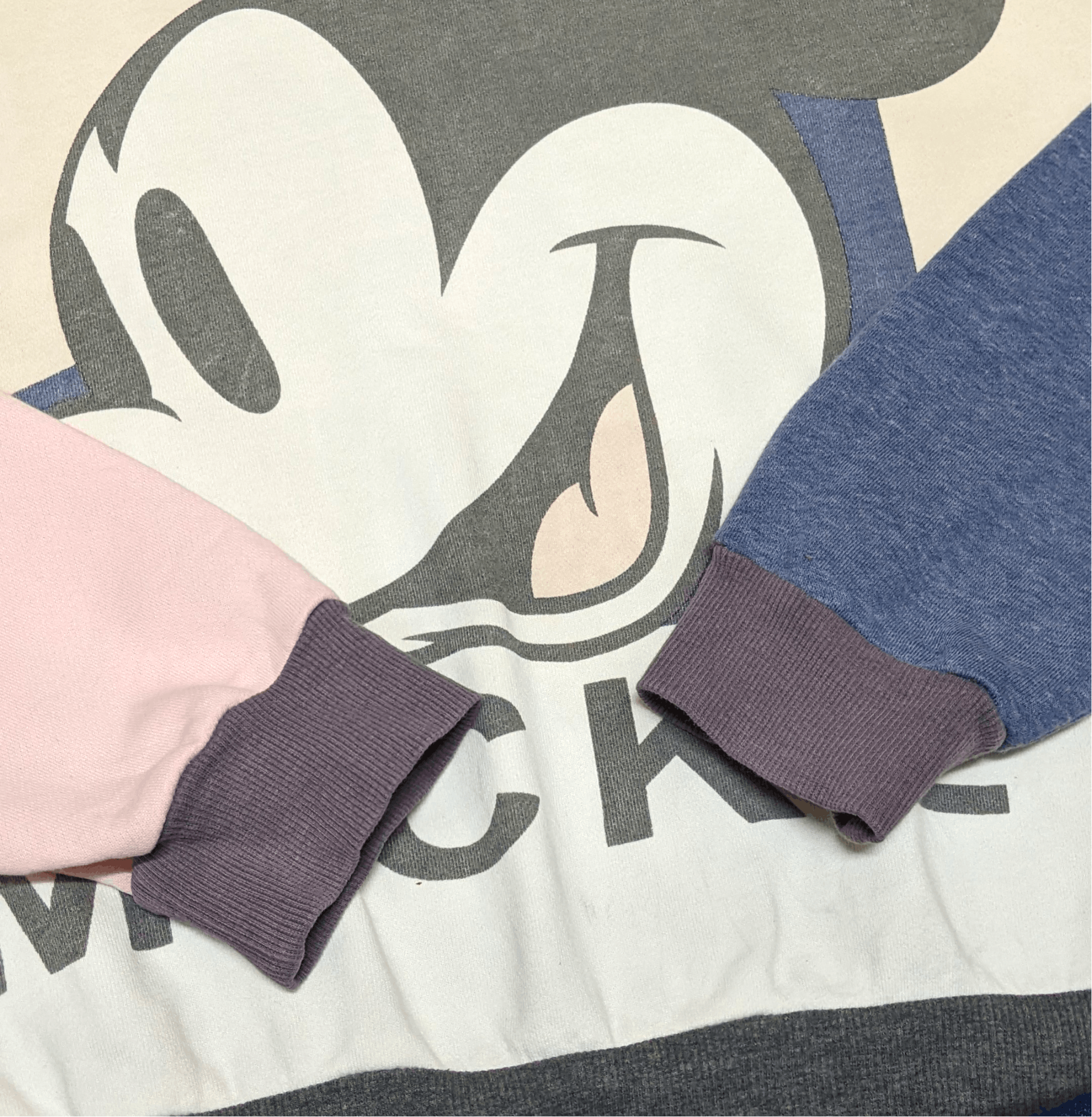 Disney × Mickey Mouse × Vintage Vintage Disney Mickey Mouse All Over Print Sweatshirt Size US S / EU 44-46 / 1 - 4 Thumbnail