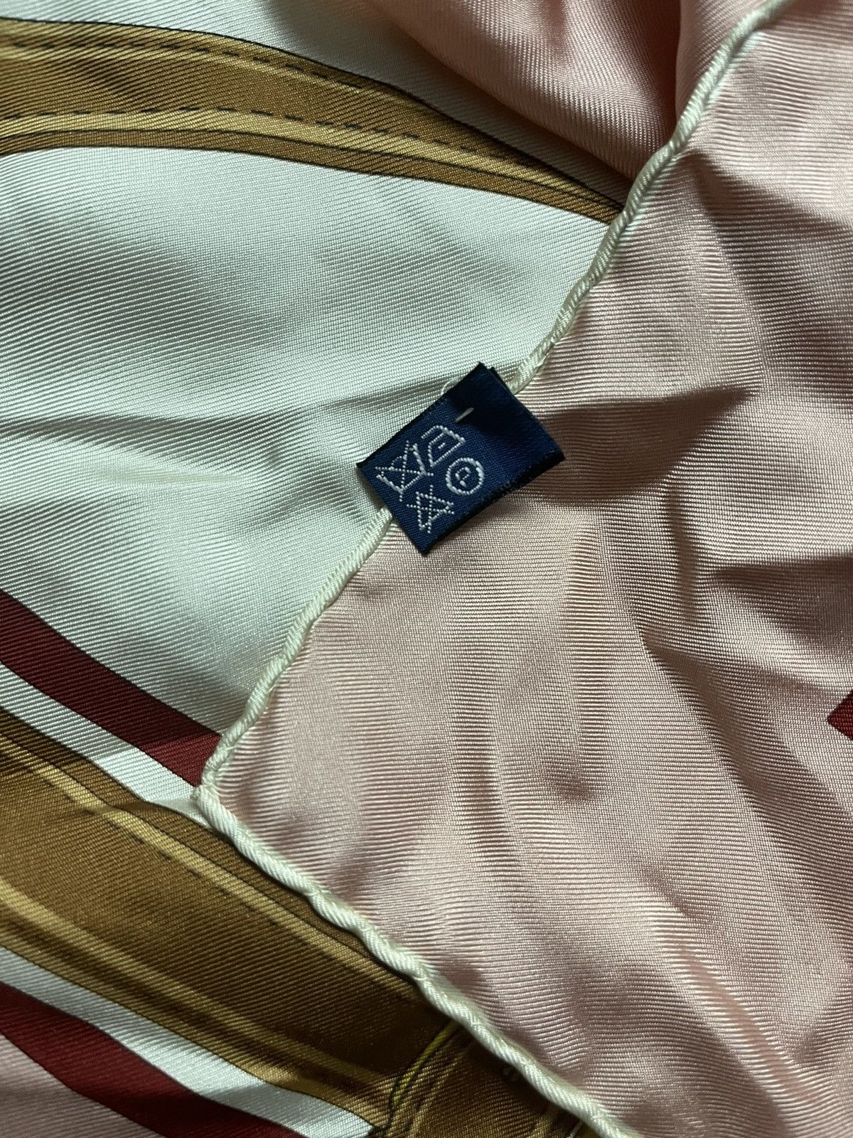 Burberry × Vintage Burberry’s Vintage 90s silk scarf Size ONE SIZE - 5 Thumbnail