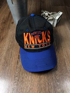 Mitchell & Ness New York Knicks Merch Logo Hardwood Classic Red Flex  Snapback Hat