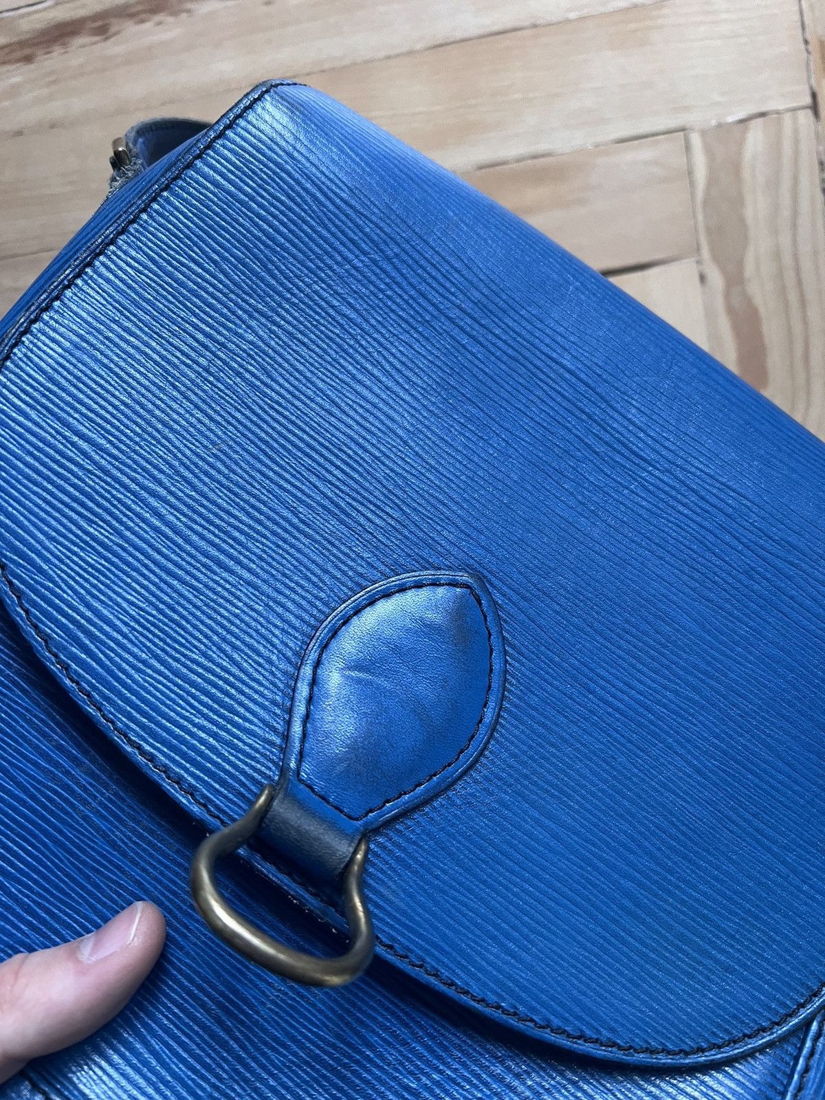 Louis Vuitton Vintage Louis Vuitton Epi Shoulder Bag Size ONE SIZE - 5 Thumbnail