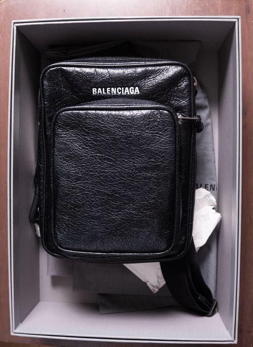 Men's Explorer Crossbody Messenger Bag in Black