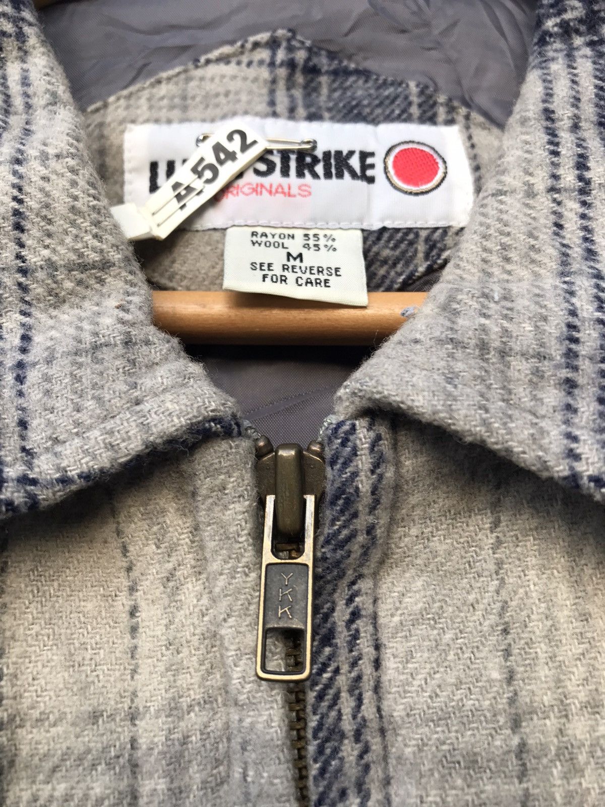 Japanese Brand × Vintage Vintage Lucky Strike Zipper Wool Flannel Size US M / EU 48-50 / 2 - 9 Thumbnail