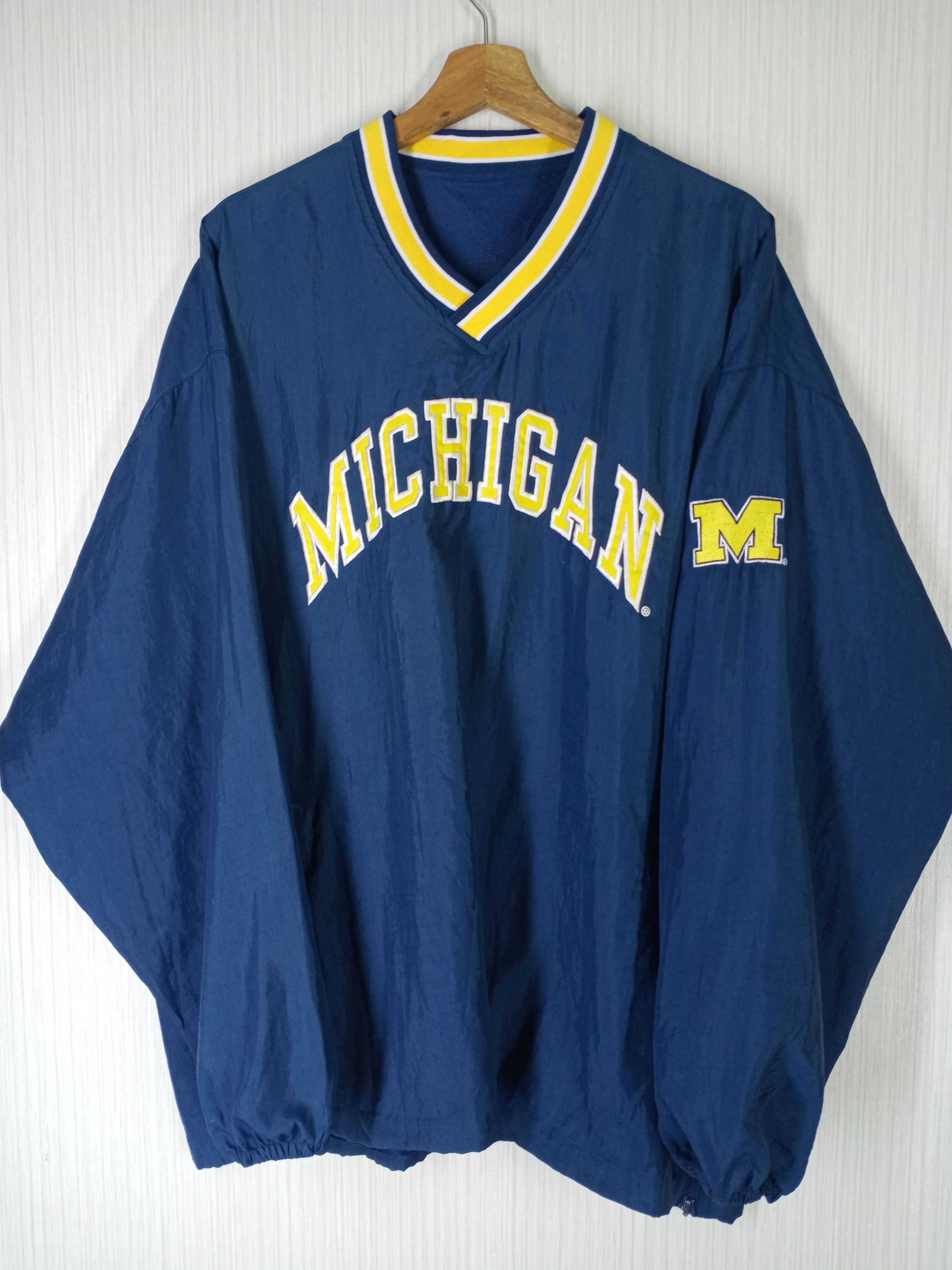 NCAA VINTAGE MICHIGAN WOLVERINES REVERSIBLE PULLOVER JACKET Size US L / EU 52-54 / 3 - 2 Thumbnail
