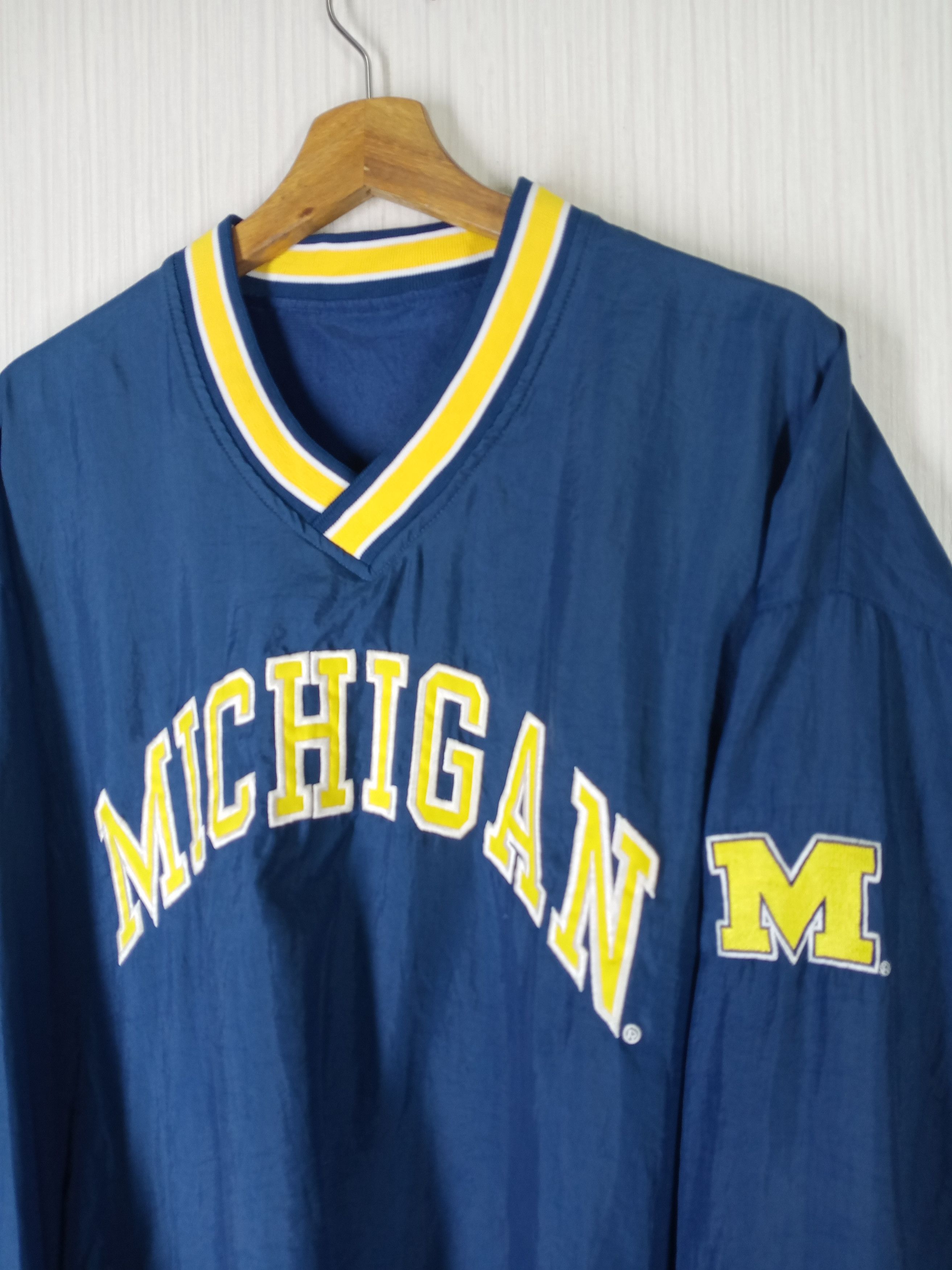 NCAA VINTAGE MICHIGAN WOLVERINES REVERSIBLE PULLOVER JACKET Size US L / EU 52-54 / 3 - 4 Thumbnail