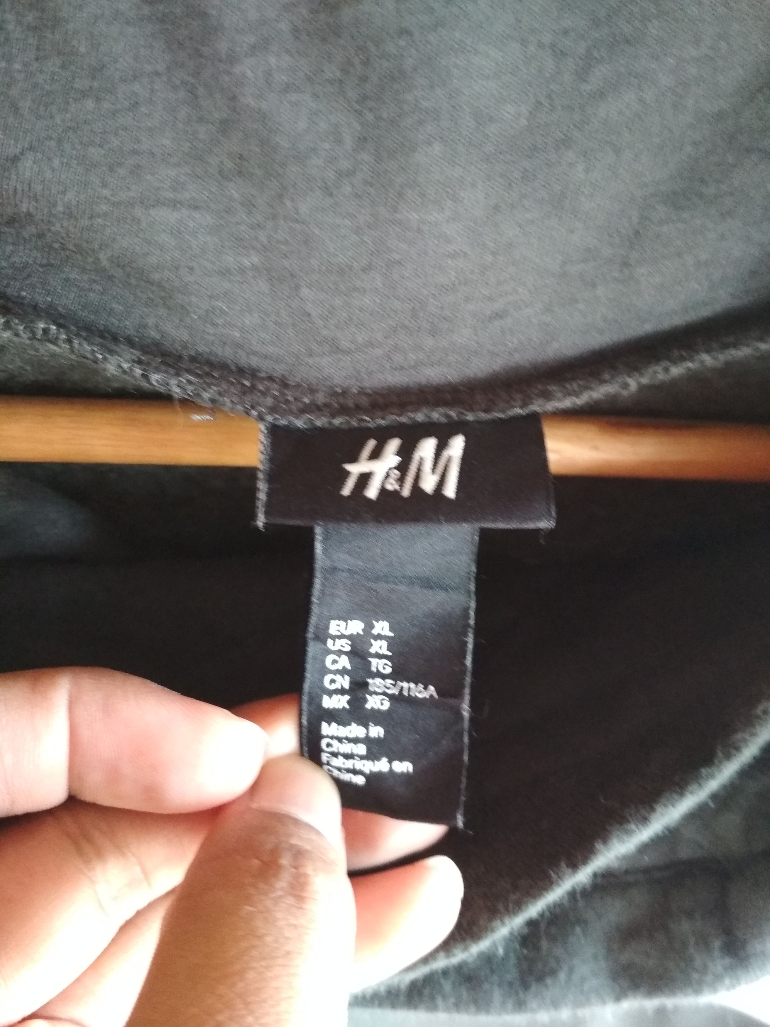 H&M H&M DESIGN RARE COOL NECK DESIGN SWEATSHIRT Size US XL / EU 56 / 4 - 2 Thumbnail