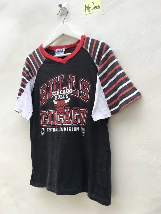 NBA Vintage 90’s Chicago Bulls T Shirt Size US M / EU 48-50 / 2 - 2 Thumbnail