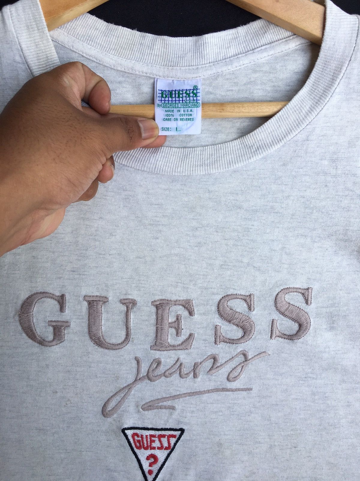Guess Vintage 90s Guess Spellout Embroidered Logo Tshirt Size US L / EU 52-54 / 3 - 7 Thumbnail
