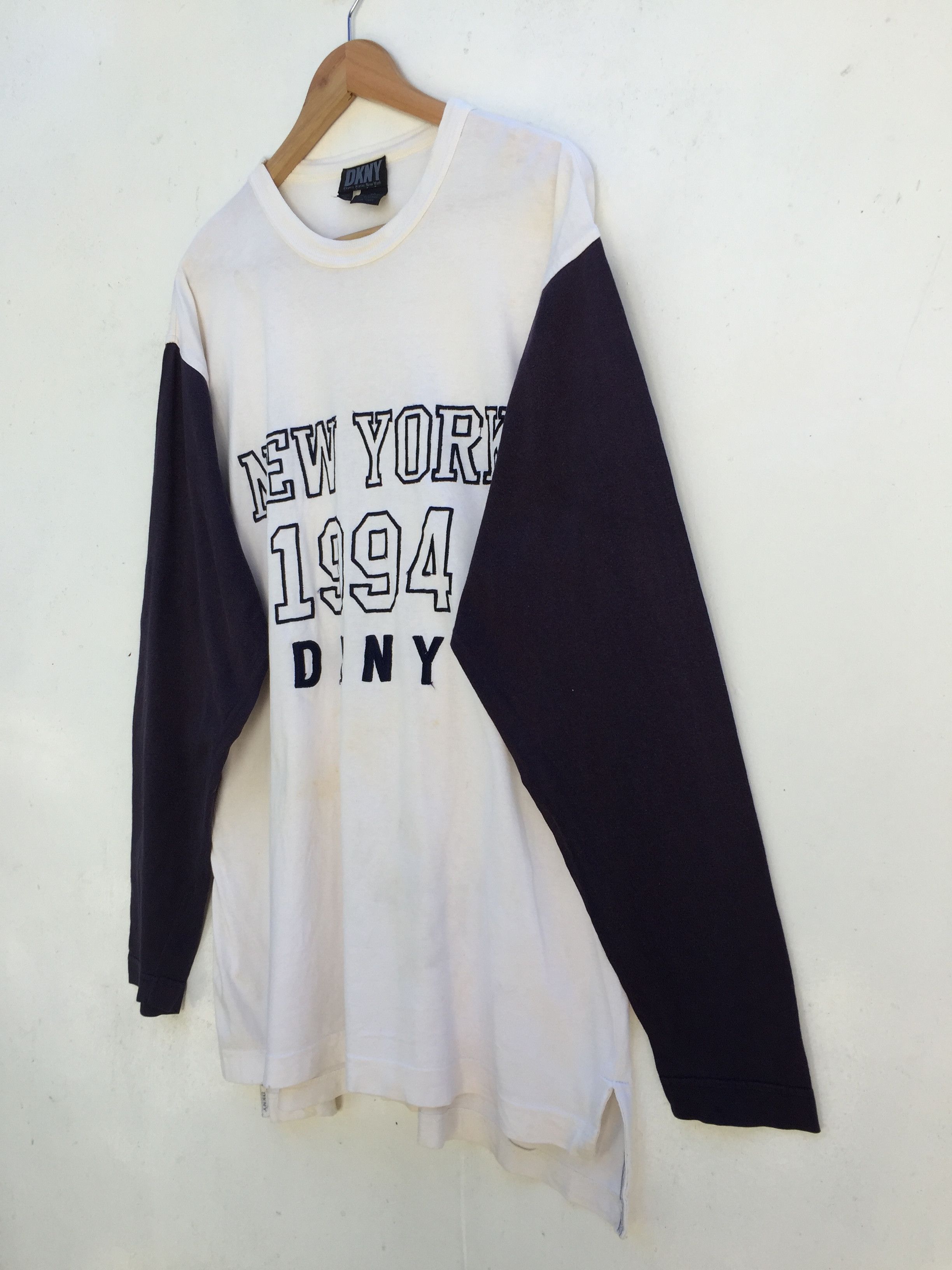 Vintage Dkny Donna Karan New York T-shirt Big Logo