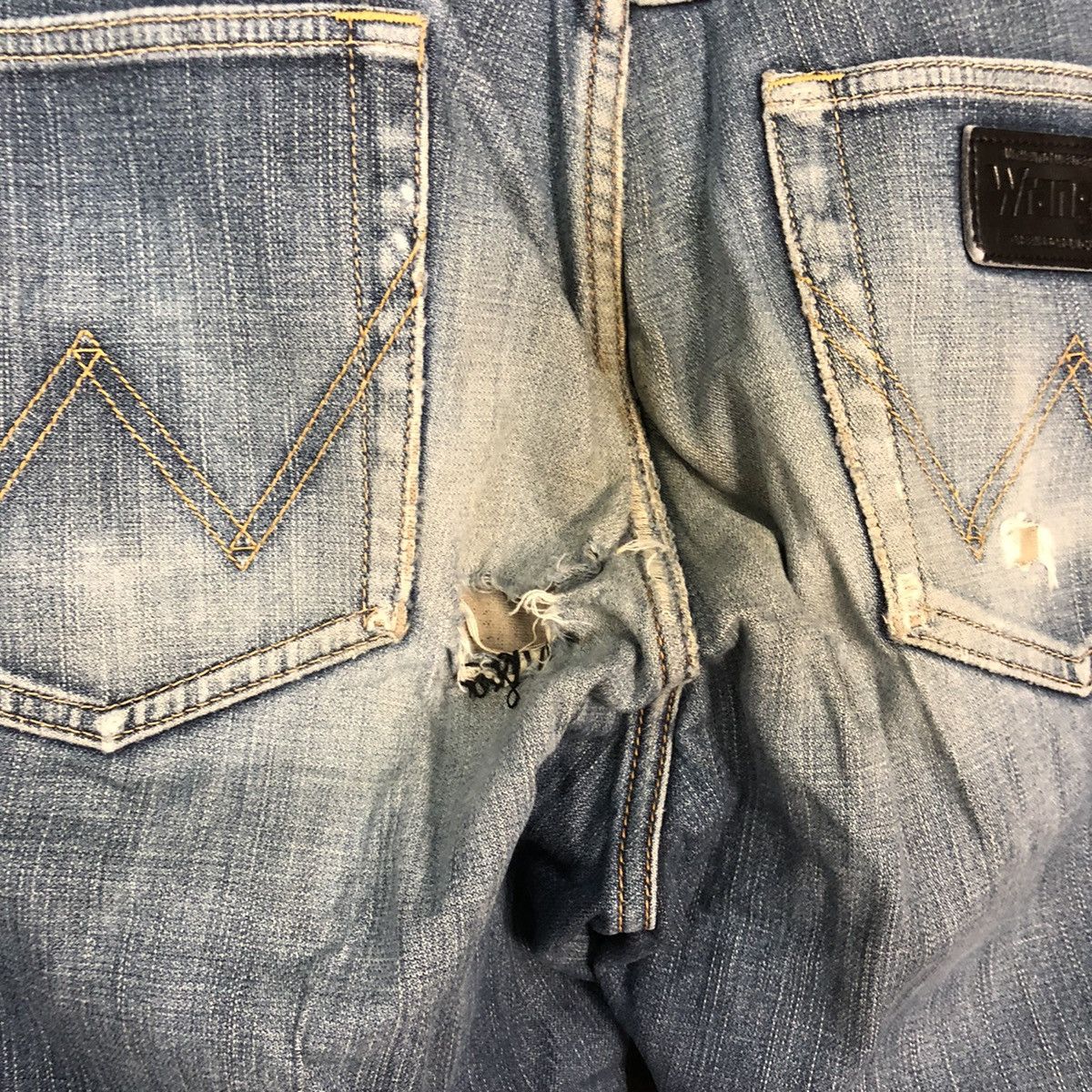Wrangler Wrangler Blue distressed Denim Pants #4535 Size US 36 / EU 52 - 14 Thumbnail