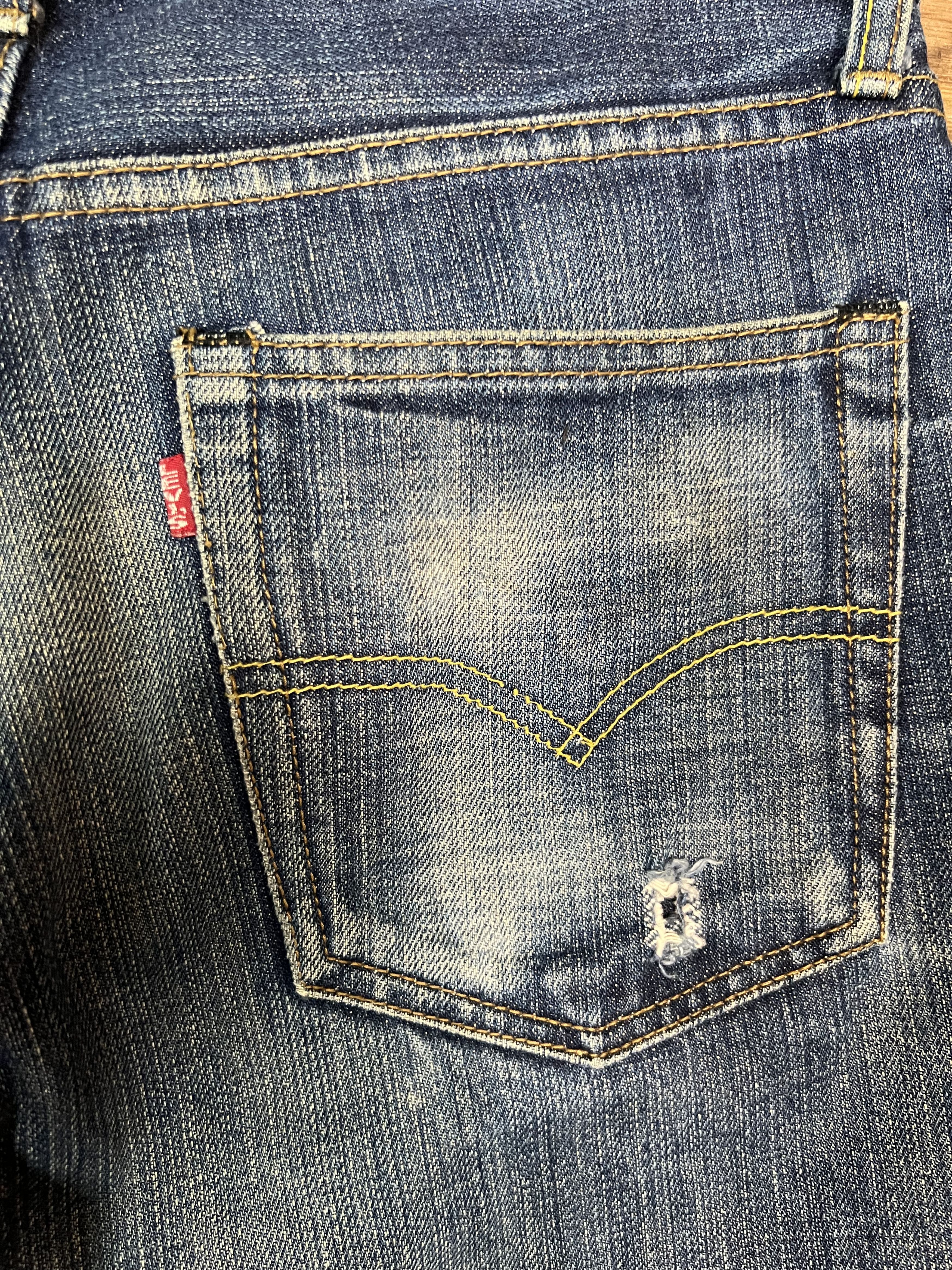 Levi's LEVIS BIG E (1997) RED LINE VINTAGE DISTRESSED DENIM Size US 29 - 12 Thumbnail
