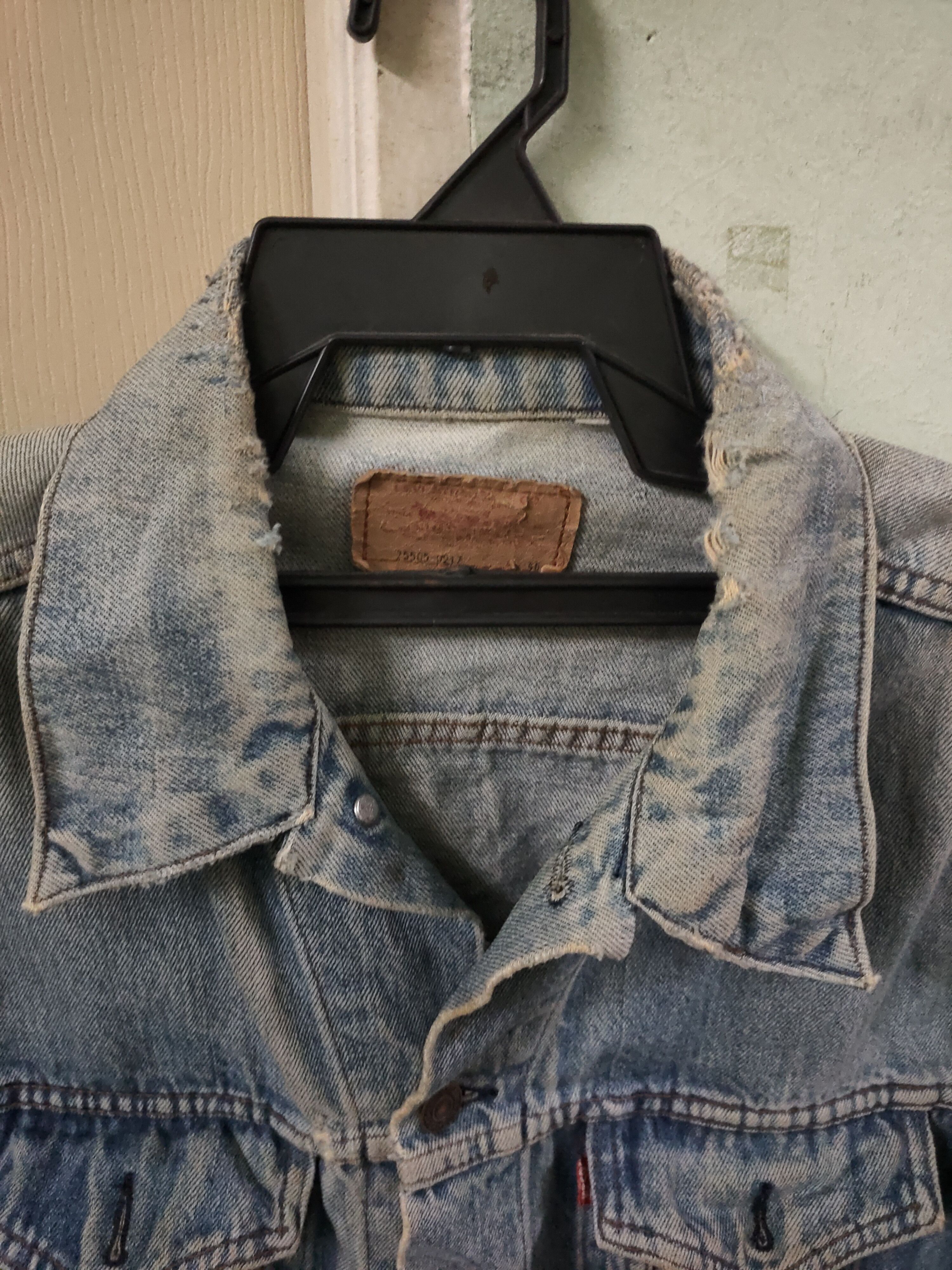 Levi's Vintage Clothing Levi's vintage trucker jacket distressed denim Size US XL / EU 56 / 4 - 2 Thumbnail