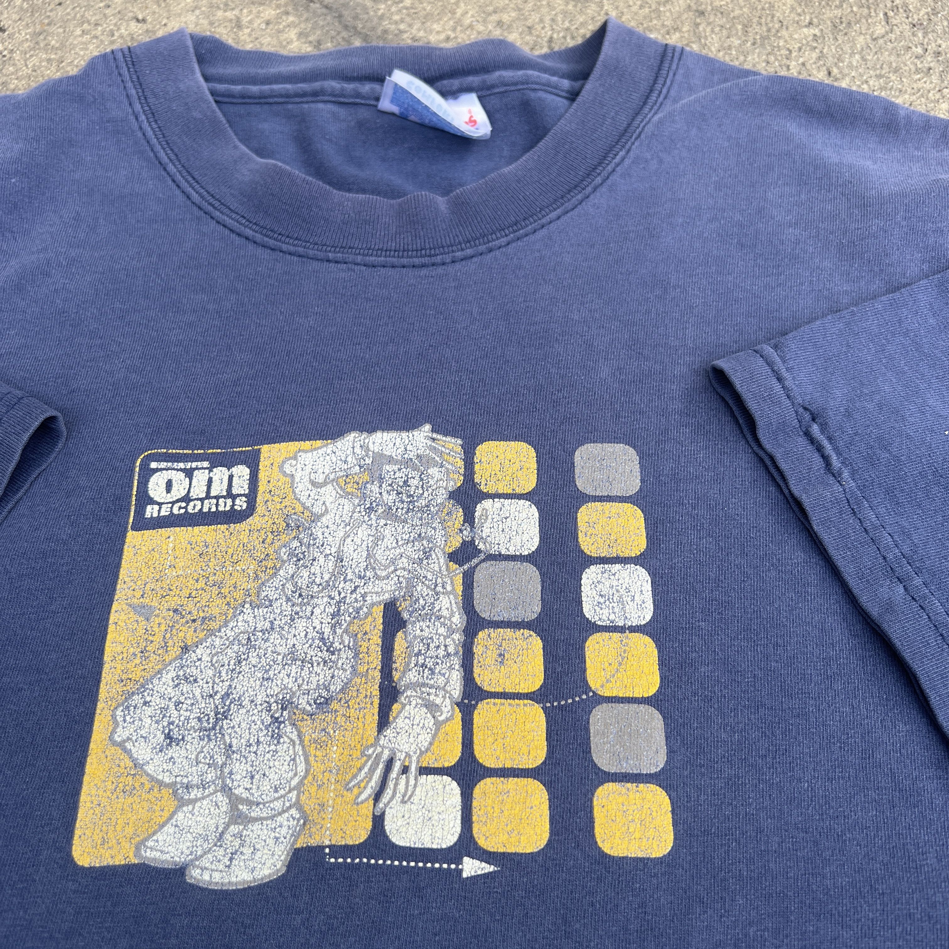 Band Tees × Vintage Vintage OM Records Promo Tee Faded Electronic music Hip hop Size US L / EU 52-54 / 3 - 1 Thumbnail