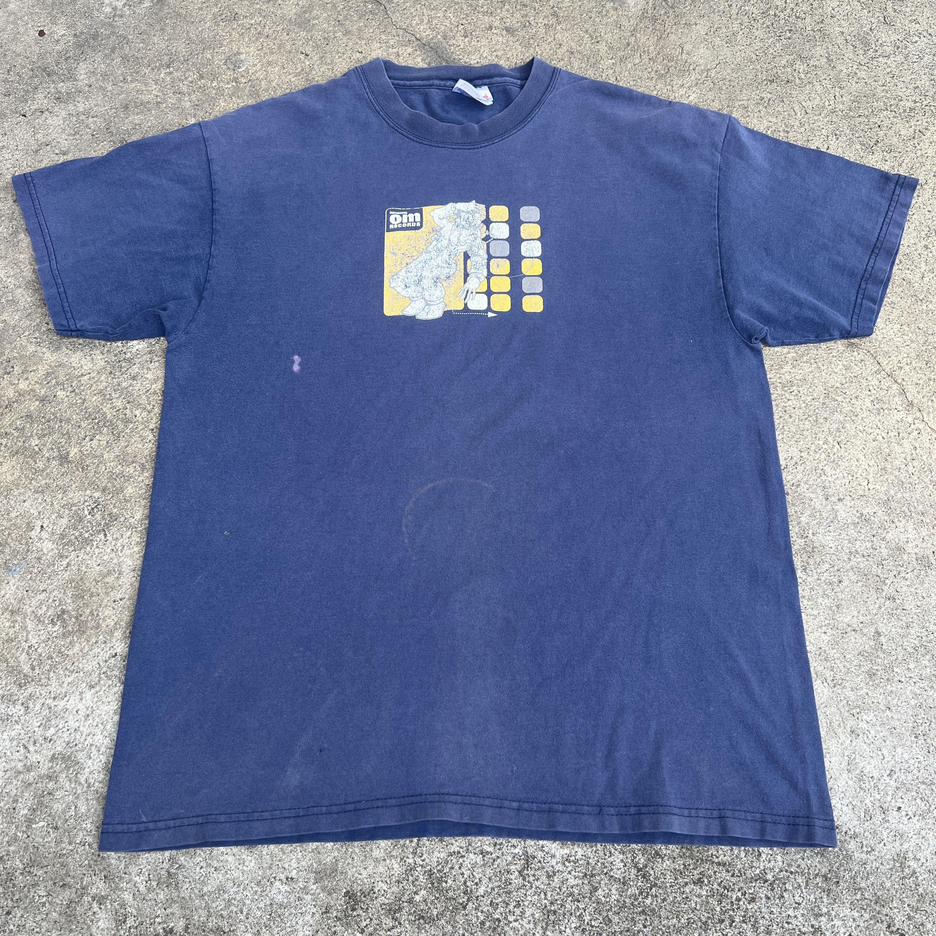 Band Tees × Vintage Vintage OM Records Promo Tee Faded Electronic music Hip hop Size US L / EU 52-54 / 3 - 2 Thumbnail