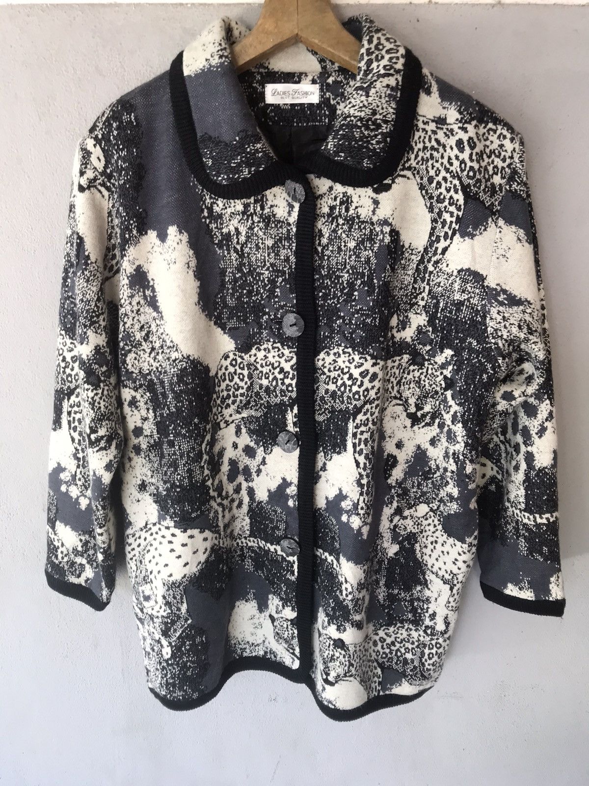 Japanese Brand × Vintage Vintage Buttons Ups Overprints Tiger Size US L / EU 52-54 / 3 - 1 Thumbnail