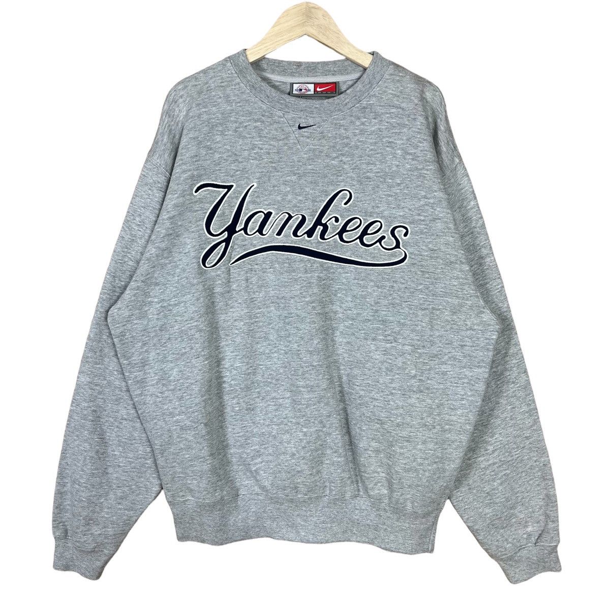 Vintage Nike MLB New York Yankees Embroidery Sweatshirt