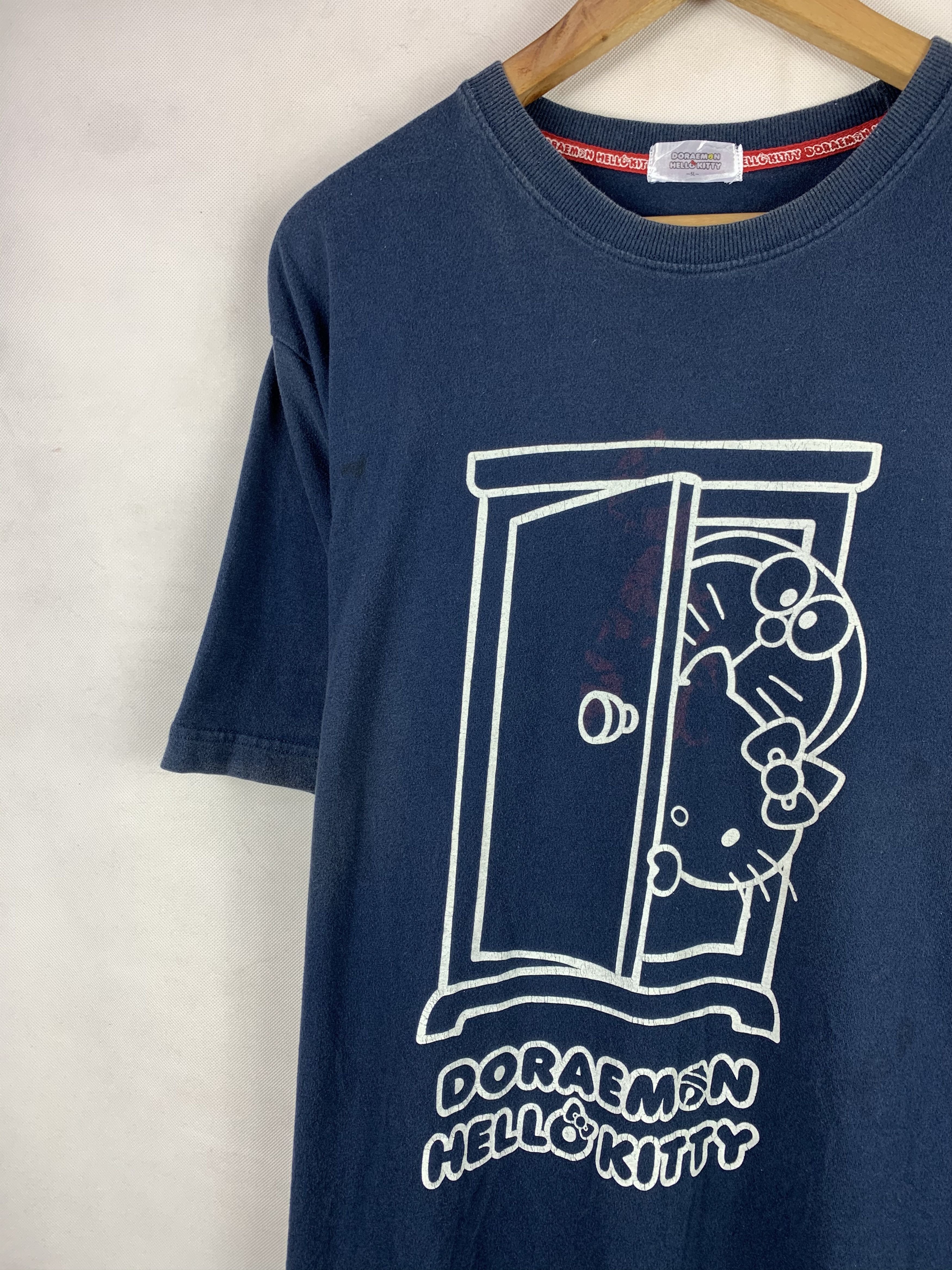 Anime × Japanese Brand Rare! Hello Kitty x Doraemon Japanese Cartoon Anime Tee Size US XL / EU 56 / 4 - 2 Thumbnail