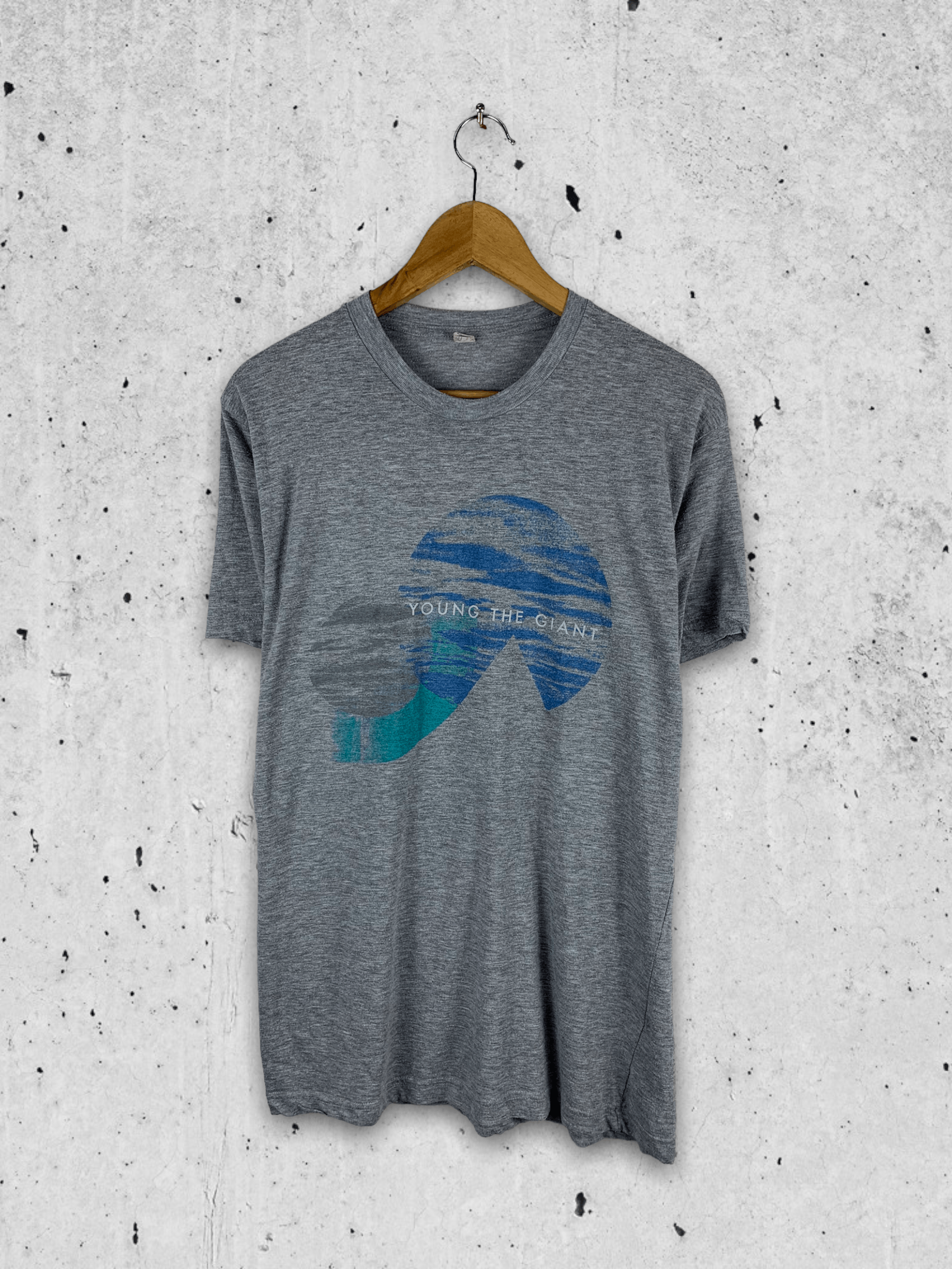 Band Tees Steals! Young the Giant Indie Alternative Band Tee Size US L / EU 52-54 / 3 - 1 Thumbnail