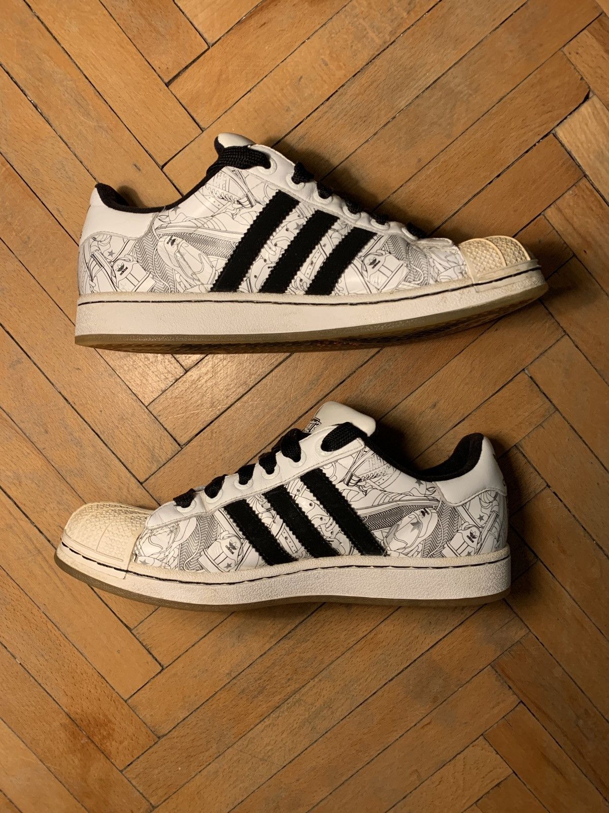 Adidas superstar 2 graffiti hotsell