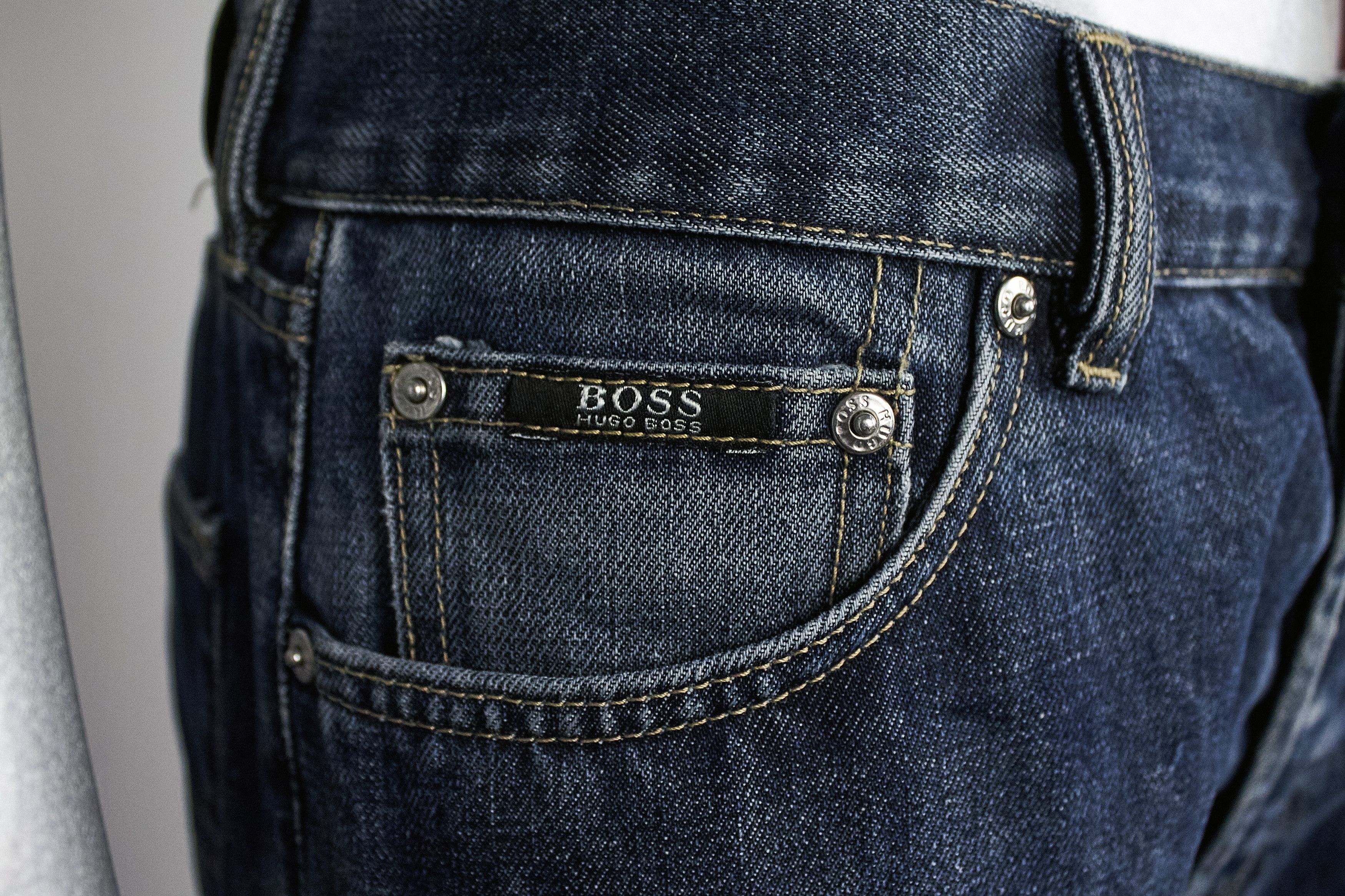 Hugo Boss Vintage Y2K Hugo Boss Classic Mens Denim Jeans Made in Italy Size US 36 / EU 52 - 6 Thumbnail