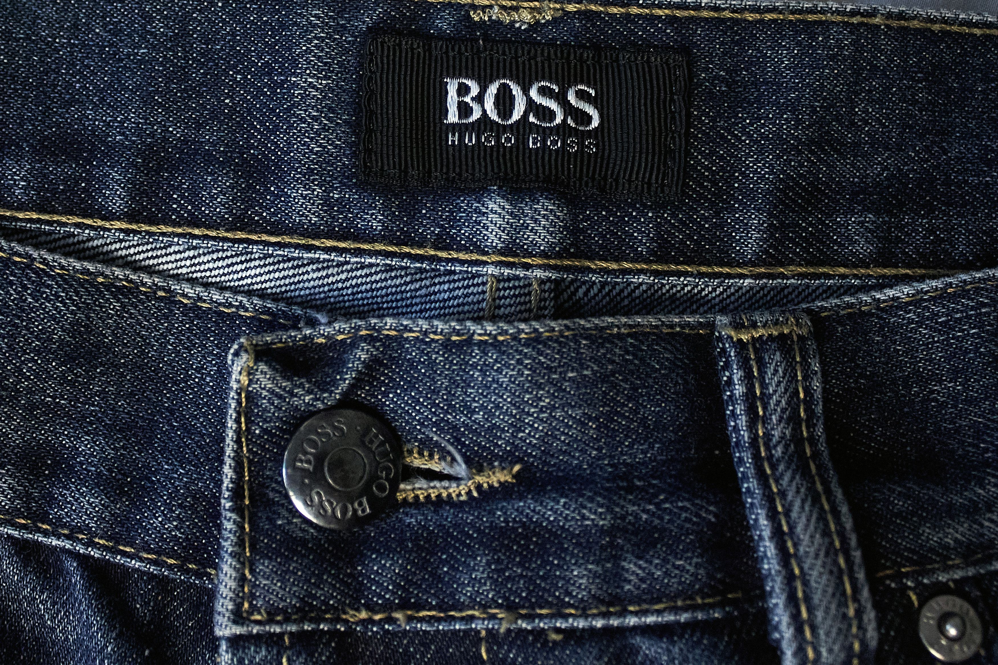Hugo Boss Vintage Y2K Hugo Boss Classic Mens Denim Jeans Made in Italy Size US 36 / EU 52 - 9 Thumbnail