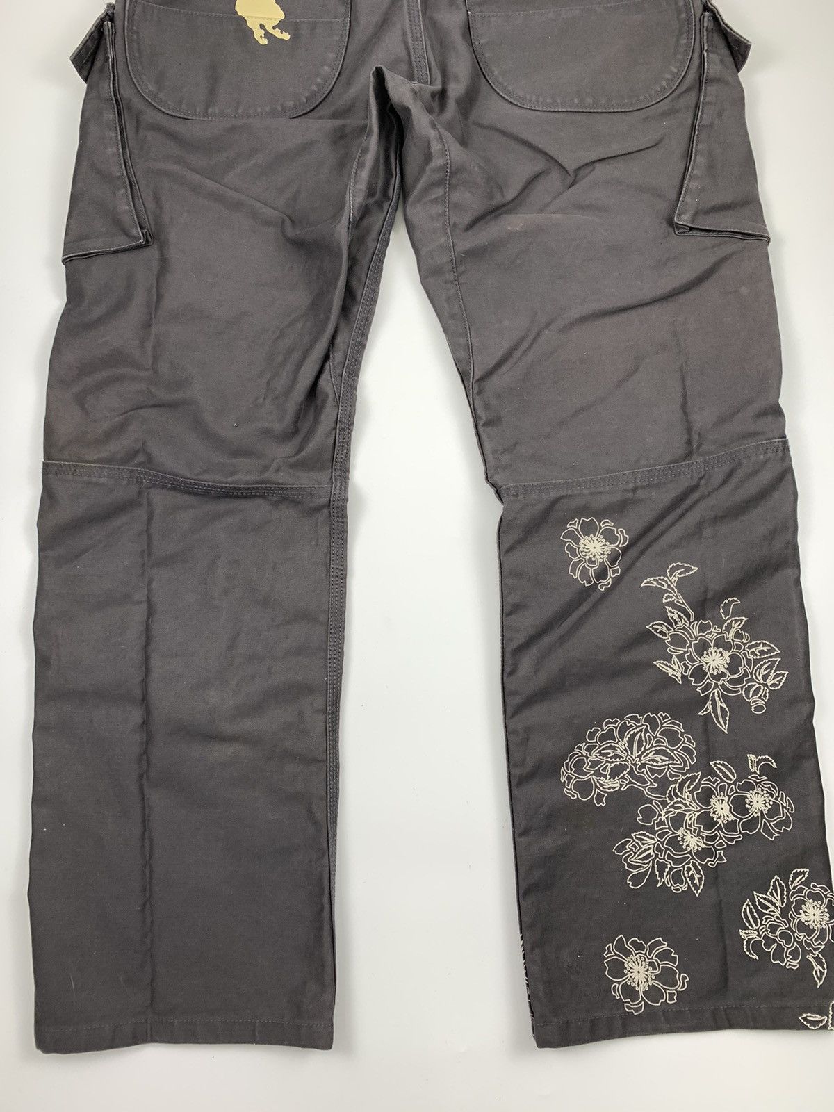 Japanese Brand Chikiriya Floral Printed Cargo pant Size US 31 - 13 Thumbnail
