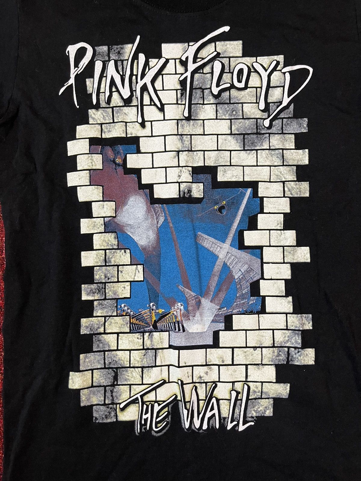 Band Tees × Pink Floyd × Vintage Pink Floyd The Wall vintage t-shirt Size US S / EU 44-46 / 1 - 2 Thumbnail