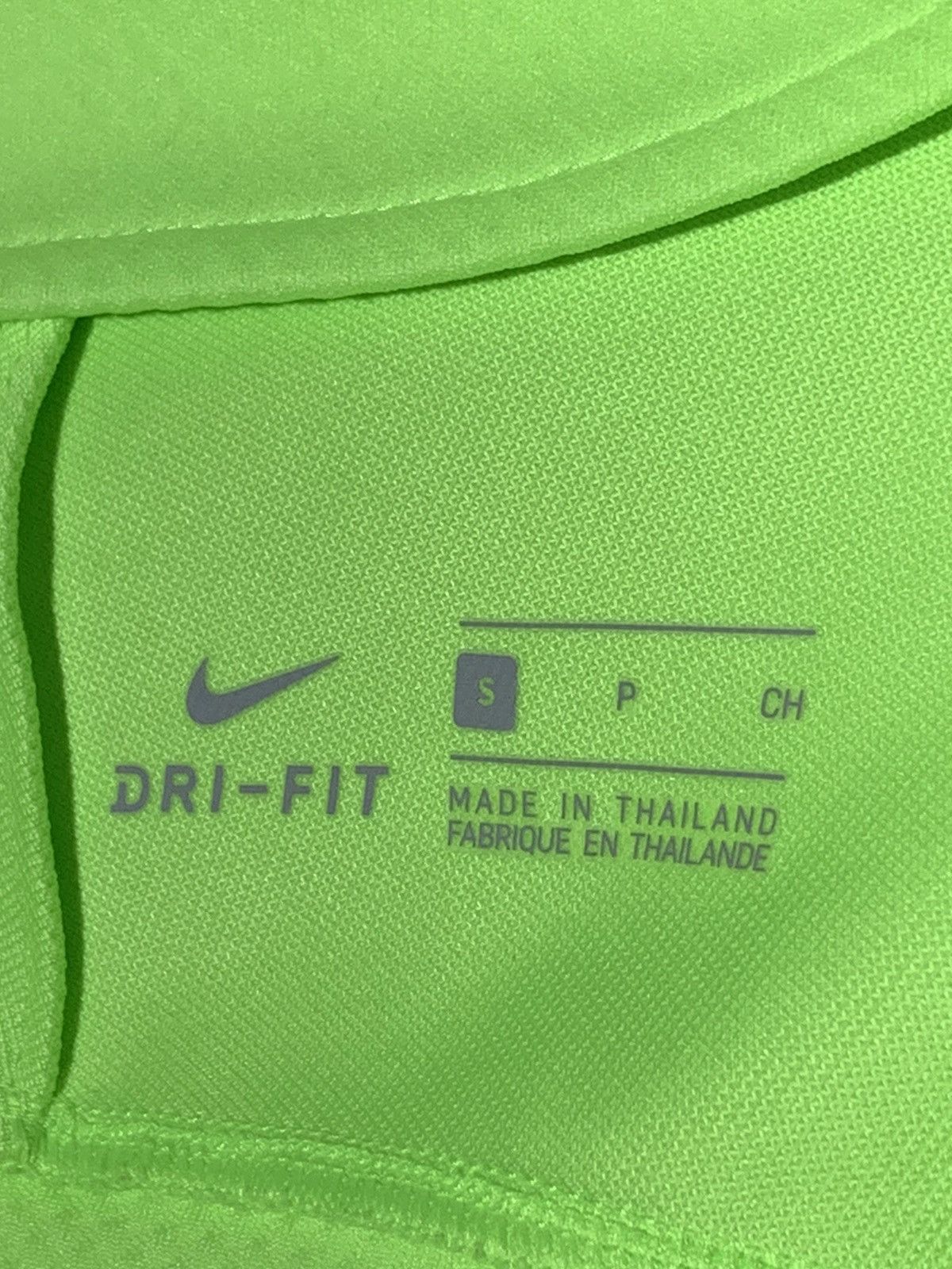Nike Barcelona Nike Y2k Streetwear Style Track Top 1/4 zip Size US S / EU 44-46 / 1 - 11 Thumbnail