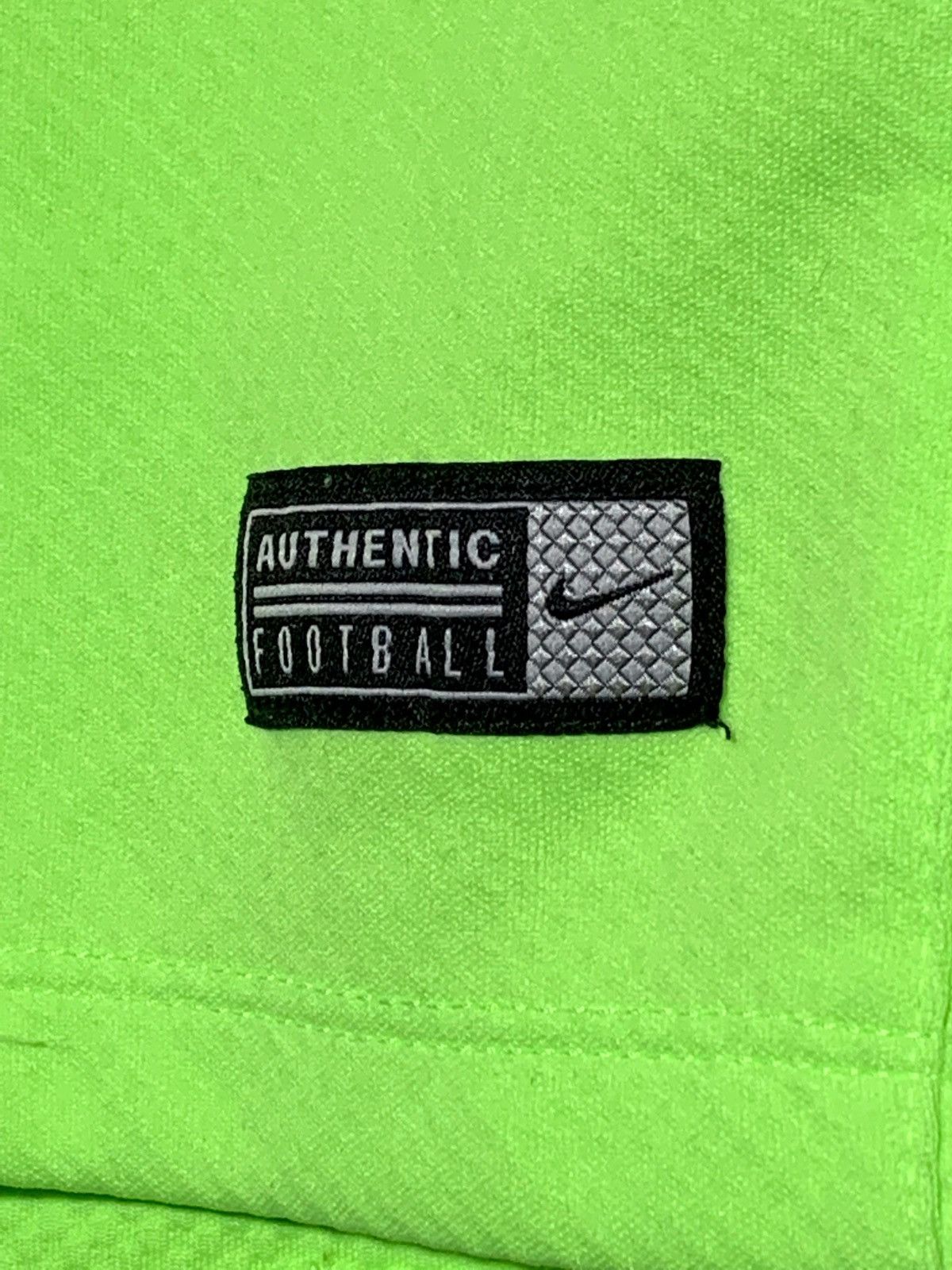 Nike Barcelona Nike Y2k Streetwear Style Track Top 1/4 zip Size US S / EU 44-46 / 1 - 7 Thumbnail