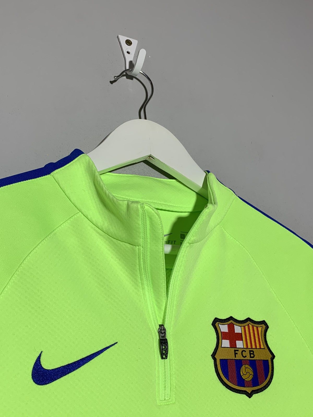 Nike Barcelona Nike Y2k Streetwear Style Track Top 1/4 zip Size US S / EU 44-46 / 1 - 8 Thumbnail